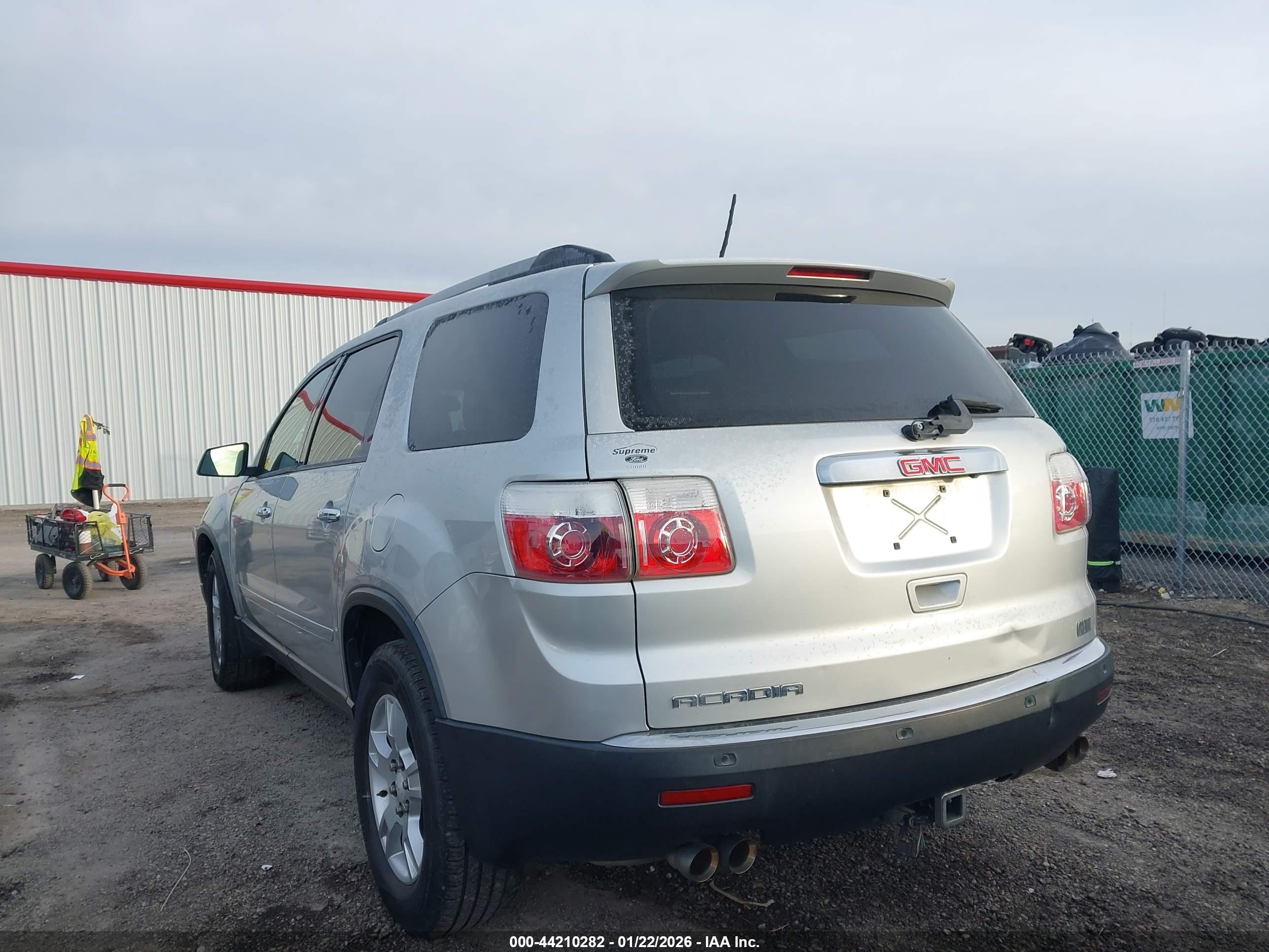 GMC ACADIA image 3