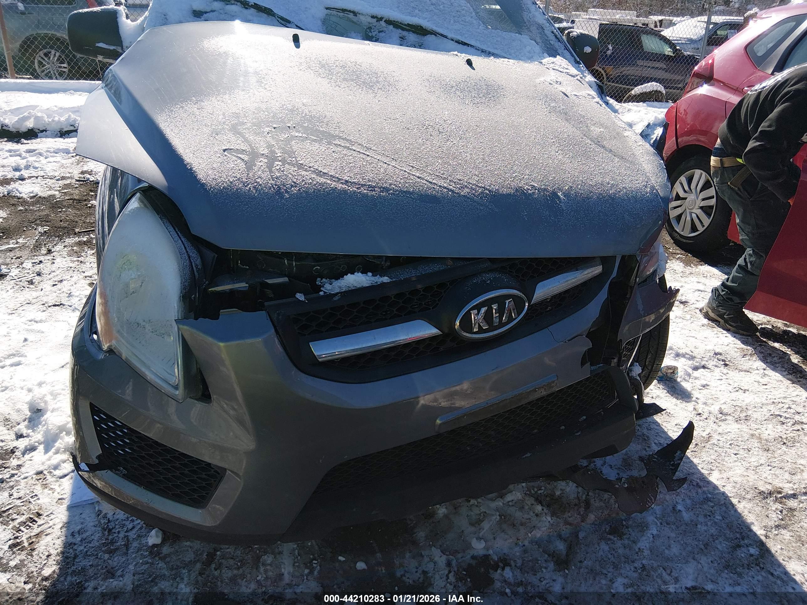KIA SPORTAGE image 6