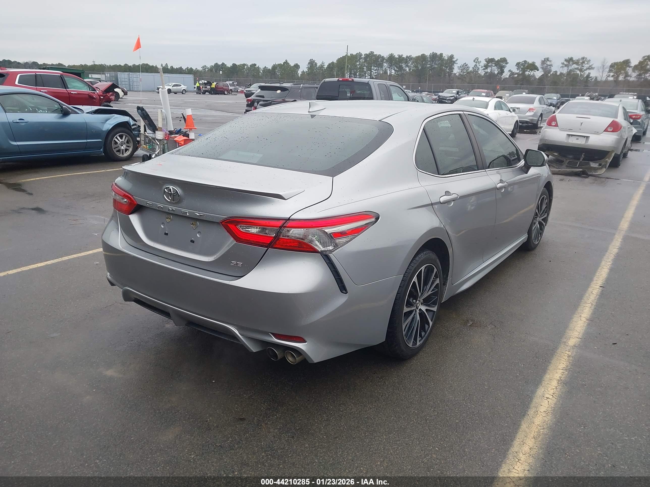 TOYOTA CAMRY image 4