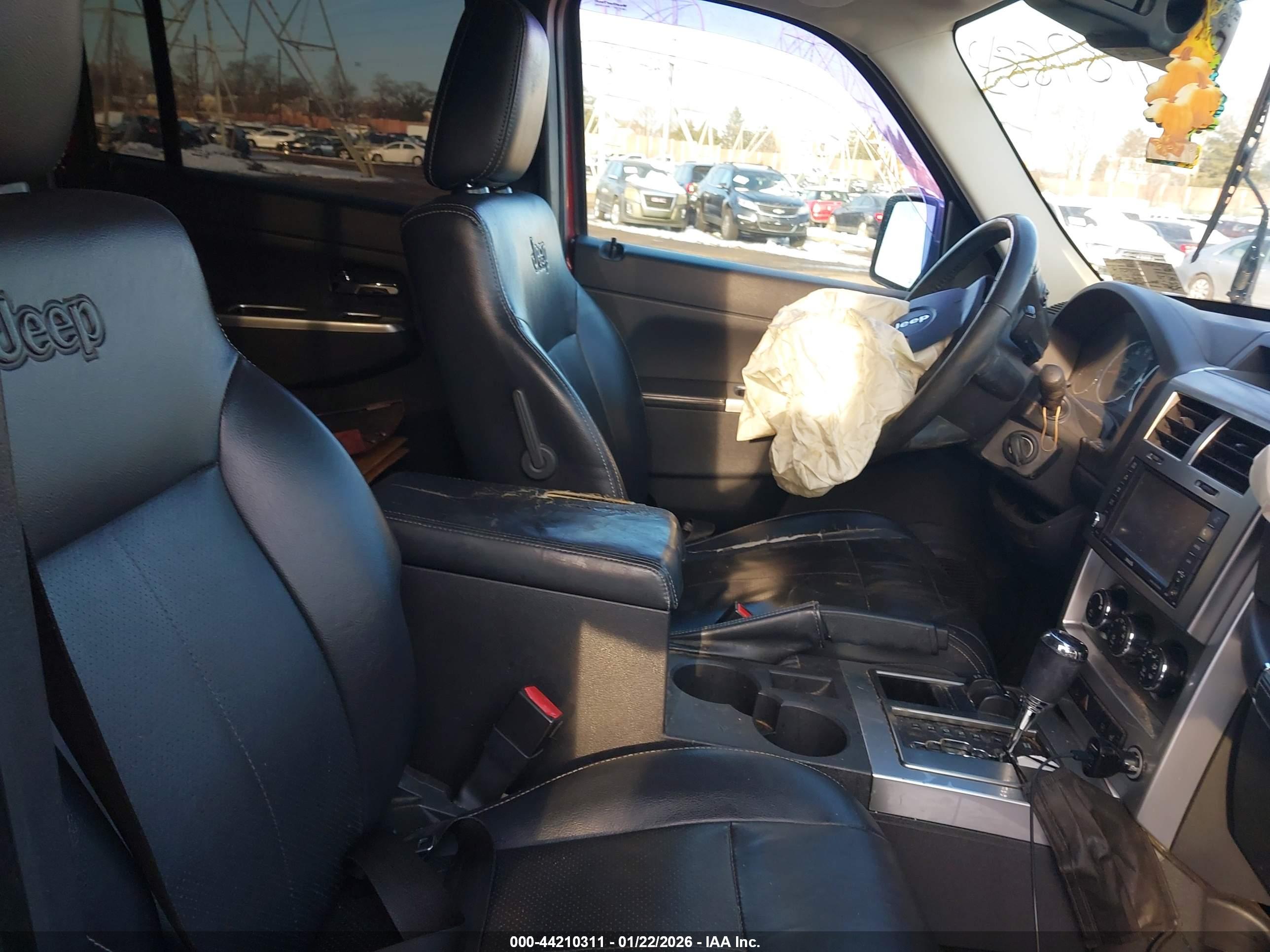 JEEP LIBERTY image 5