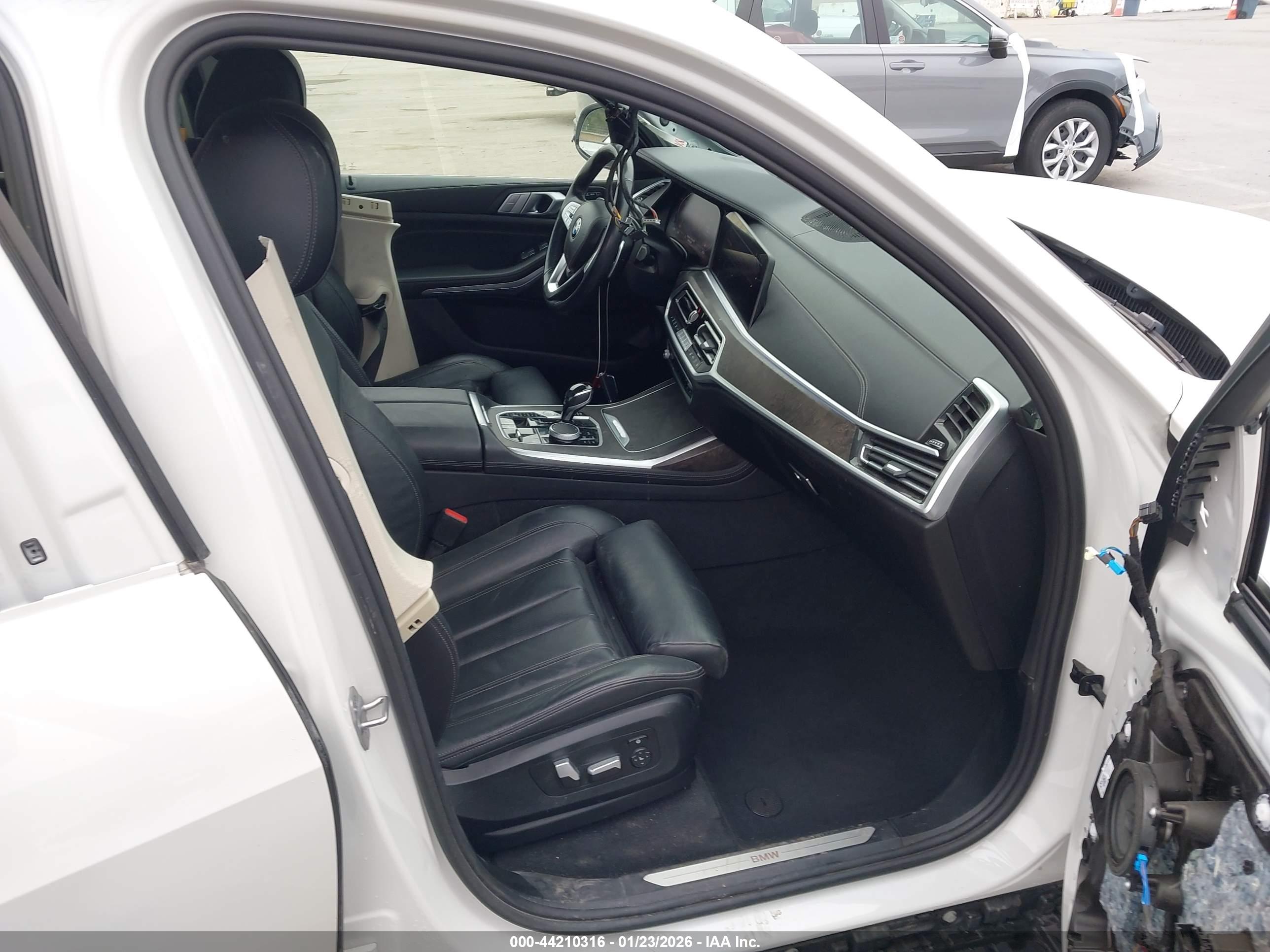 BMW X7 image 5
