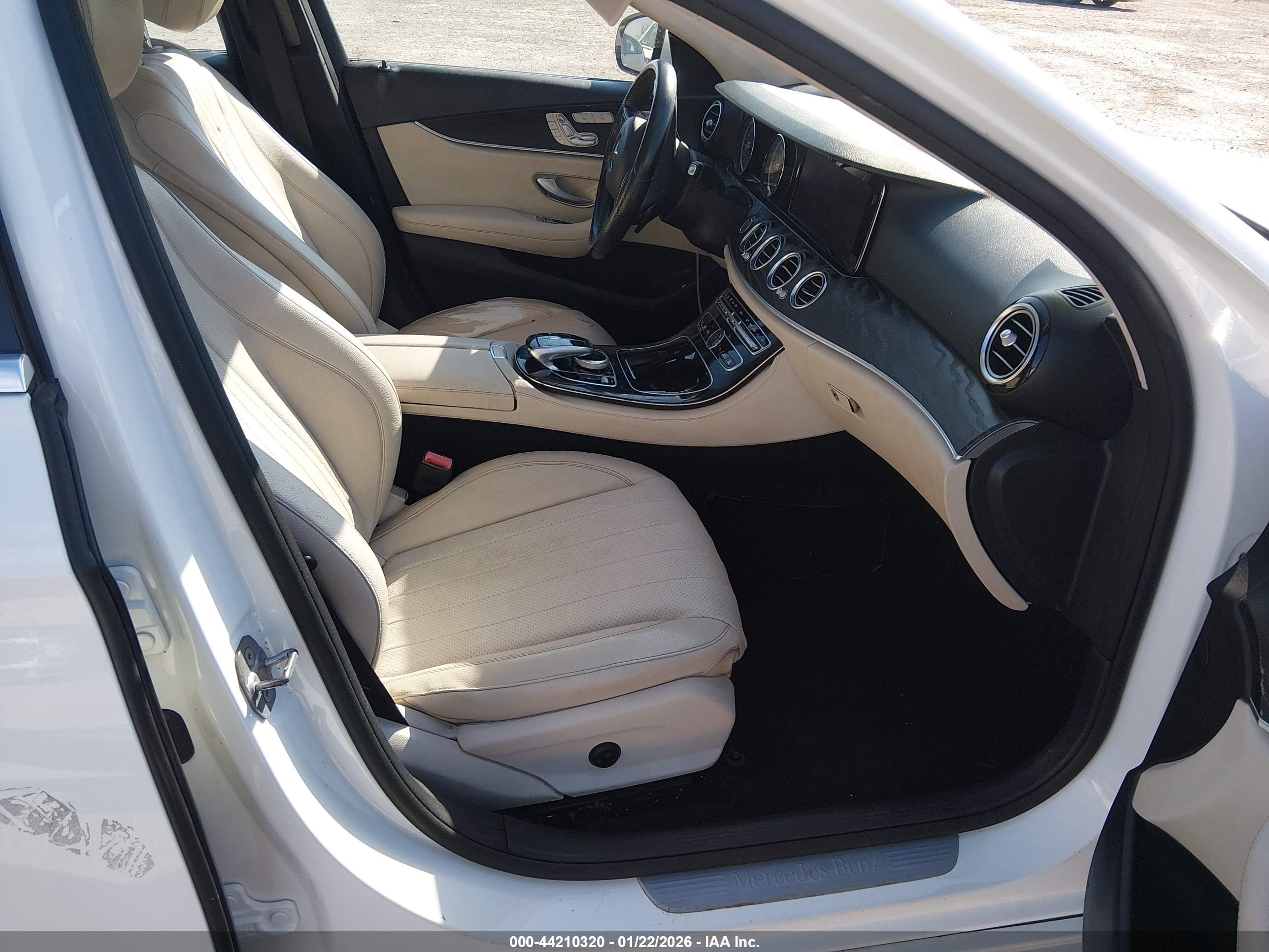 MERCEDES-BENZ E image 5