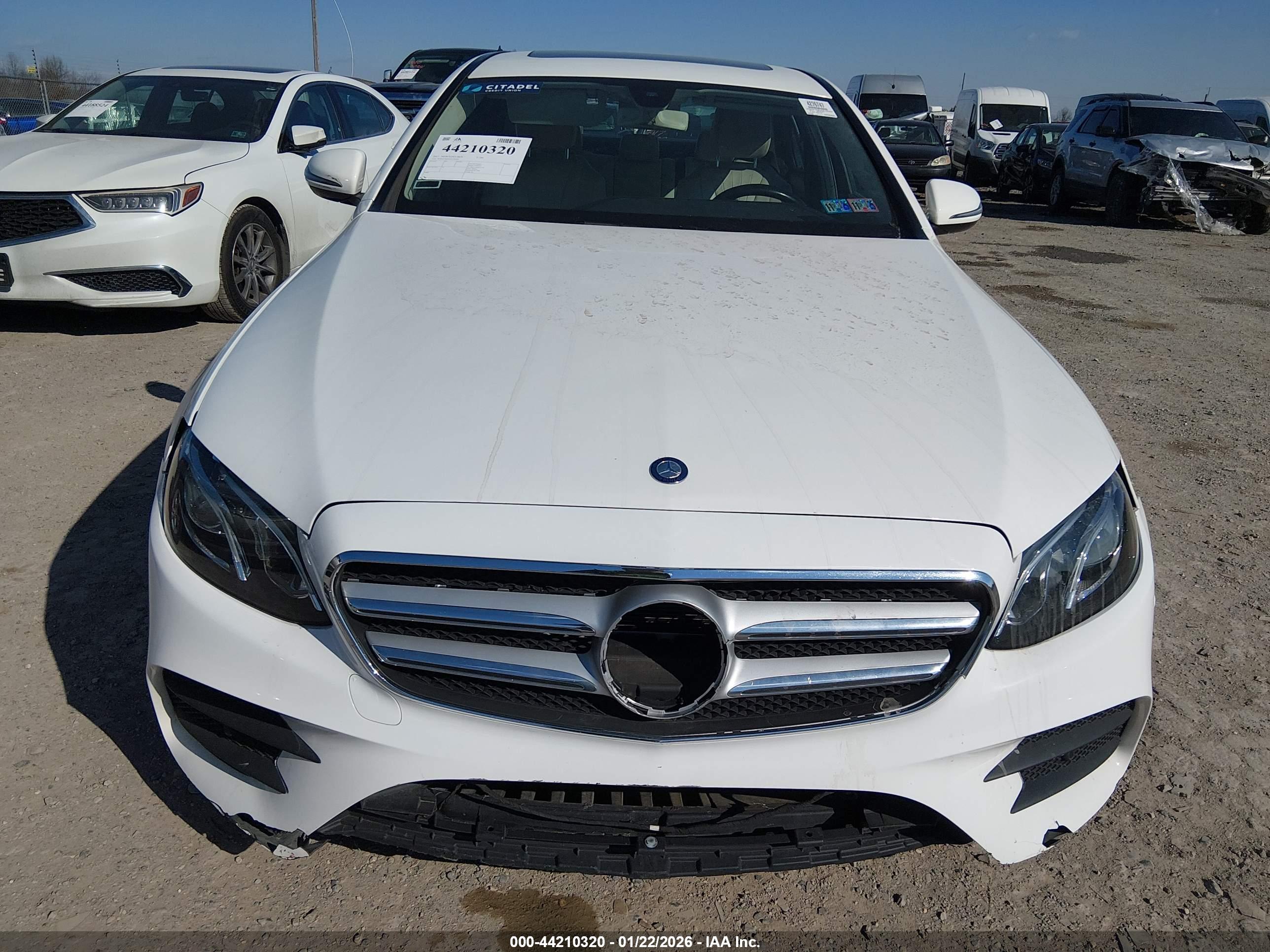 MERCEDES-BENZ E image 6