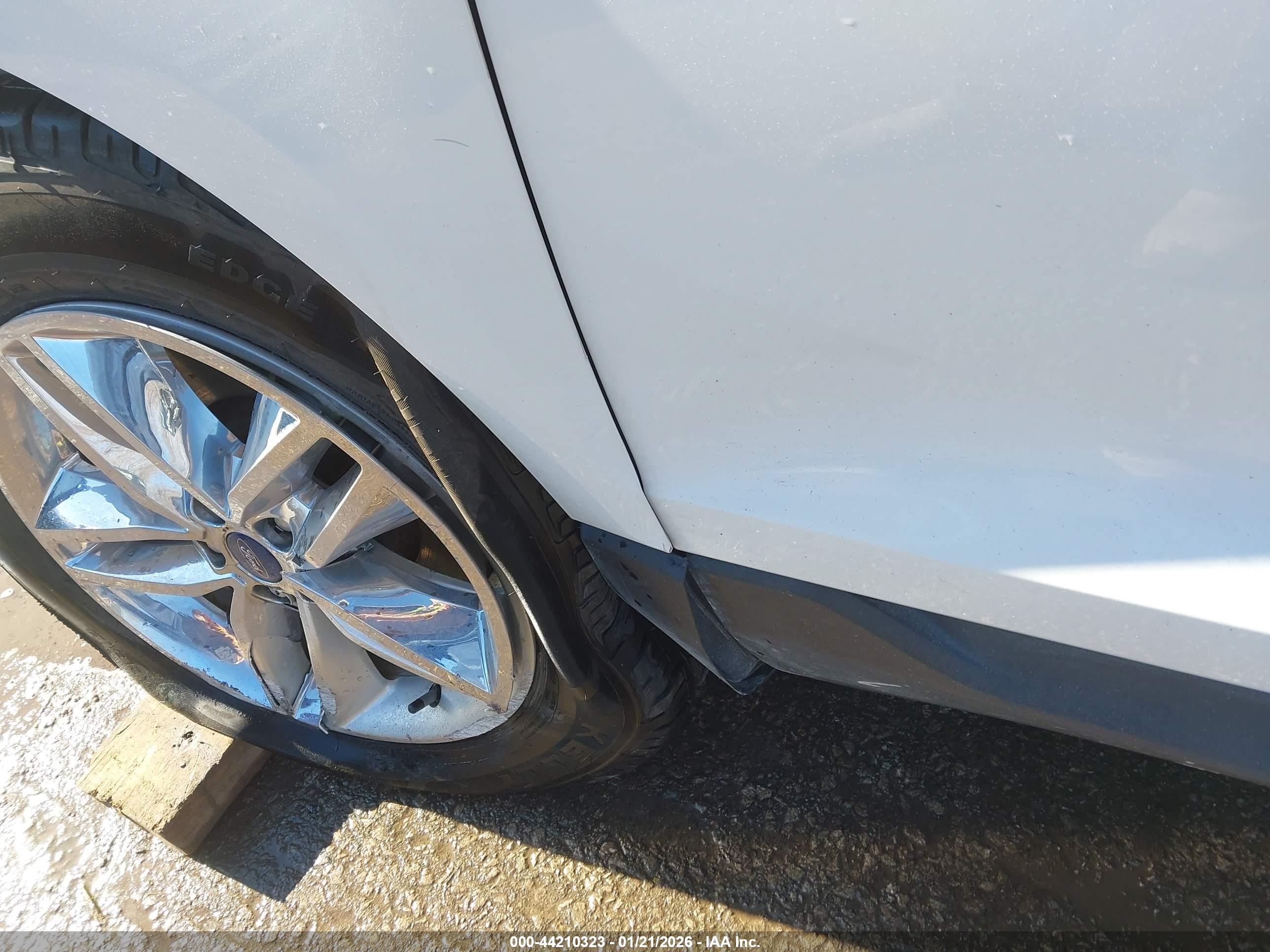 FORD EDGE image 6