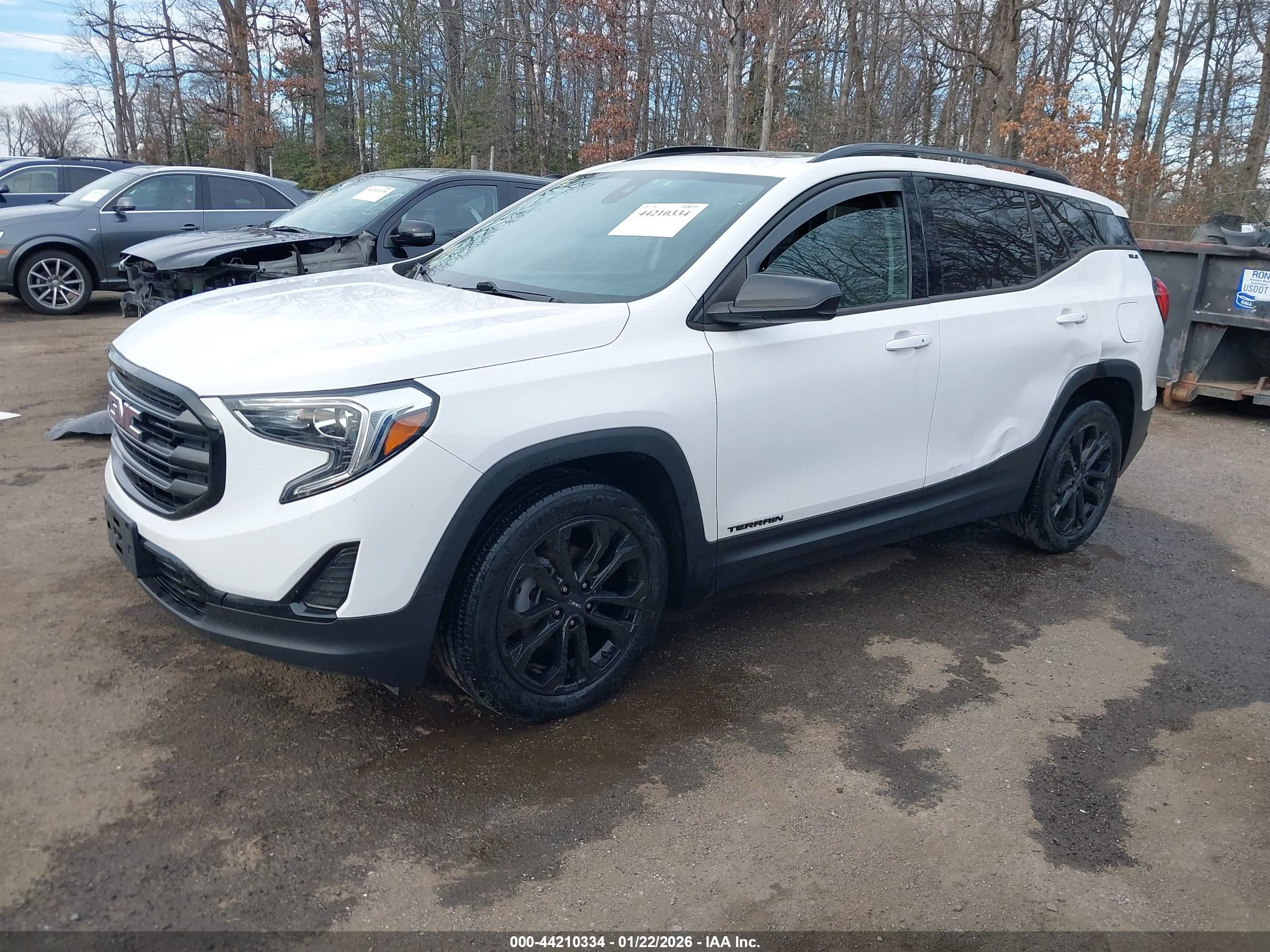 GMC TERRAIN image 2