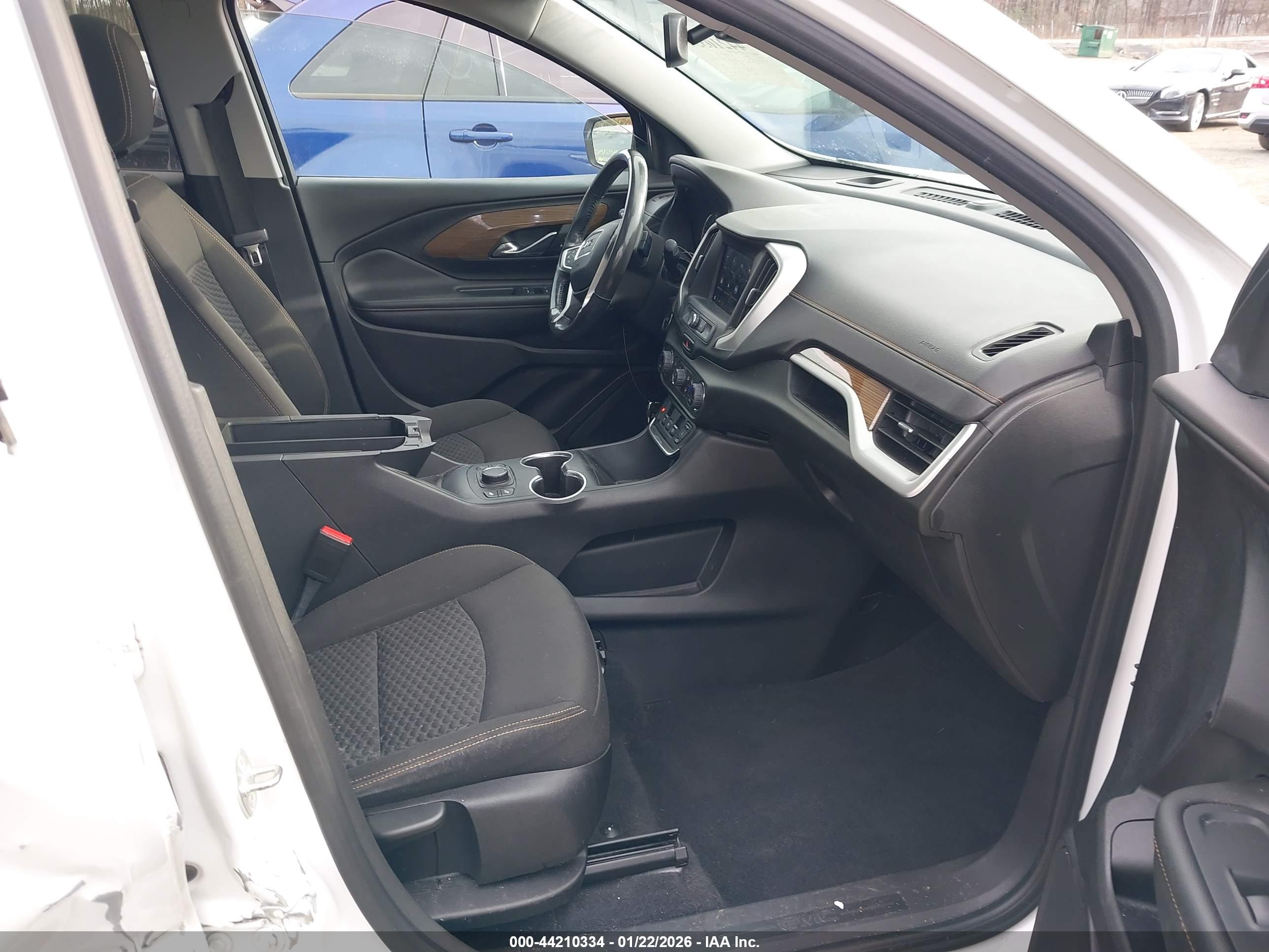 GMC TERRAIN image 5