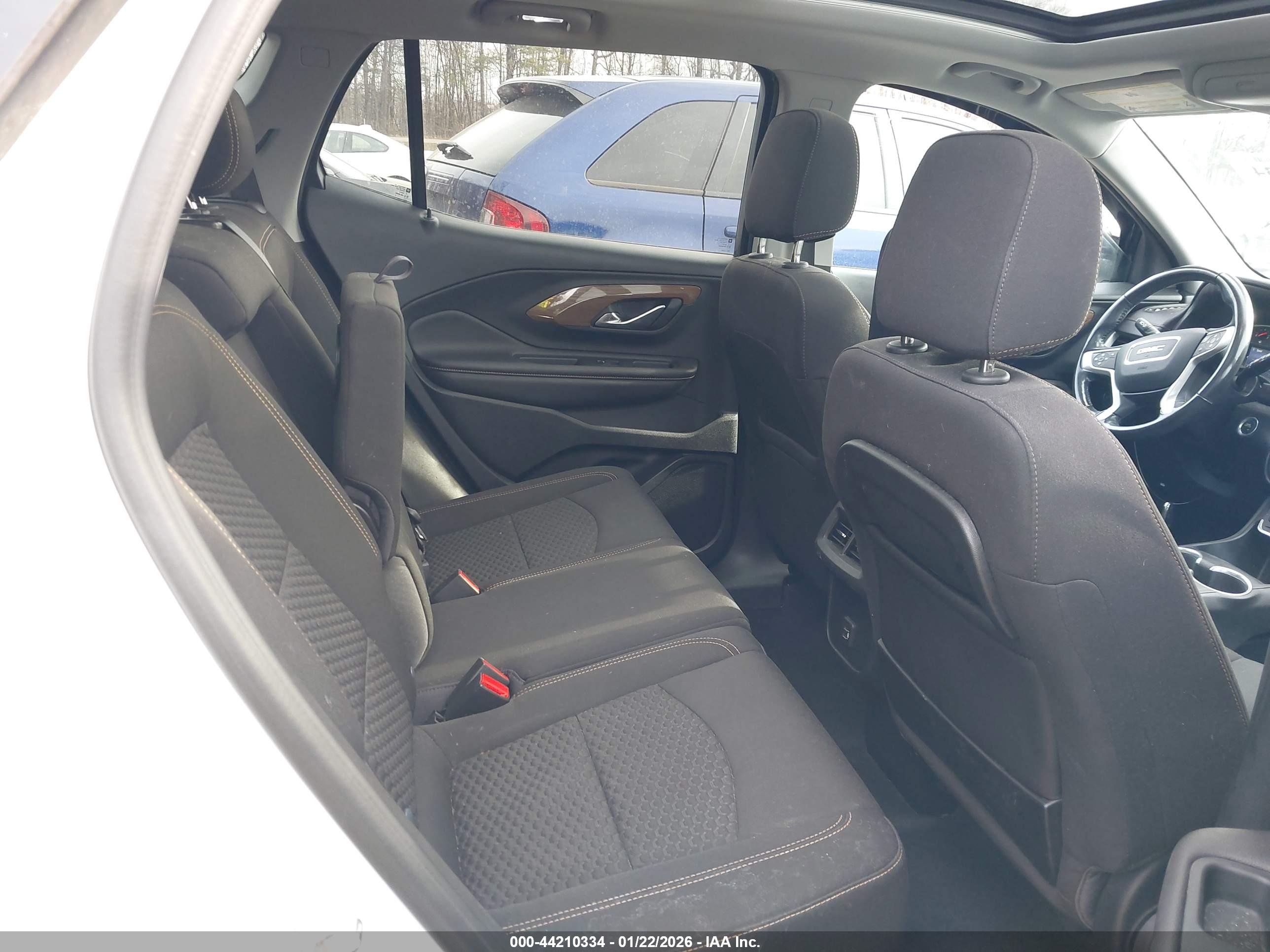 GMC TERRAIN image 8