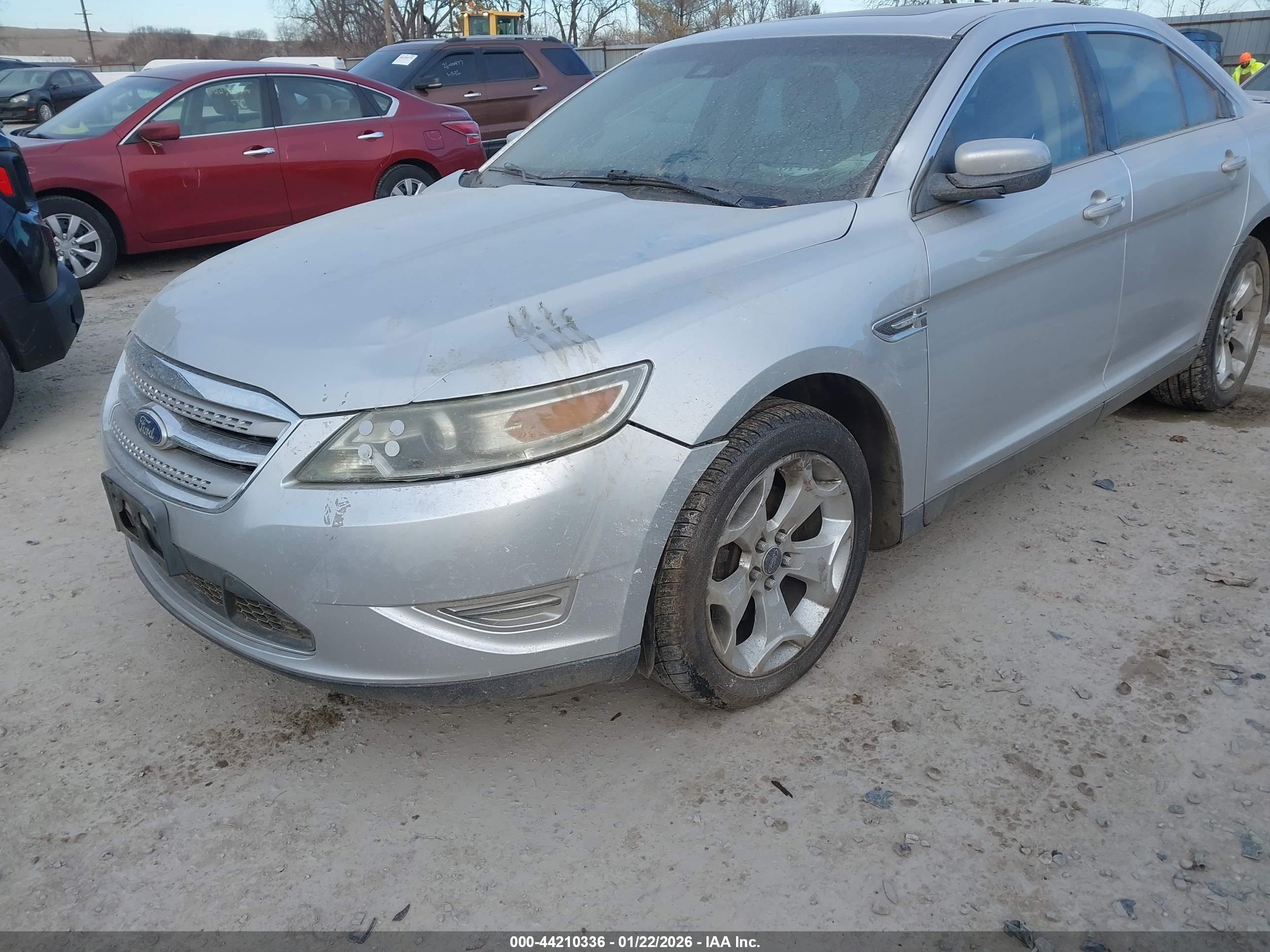 FORD TAURUS image 2