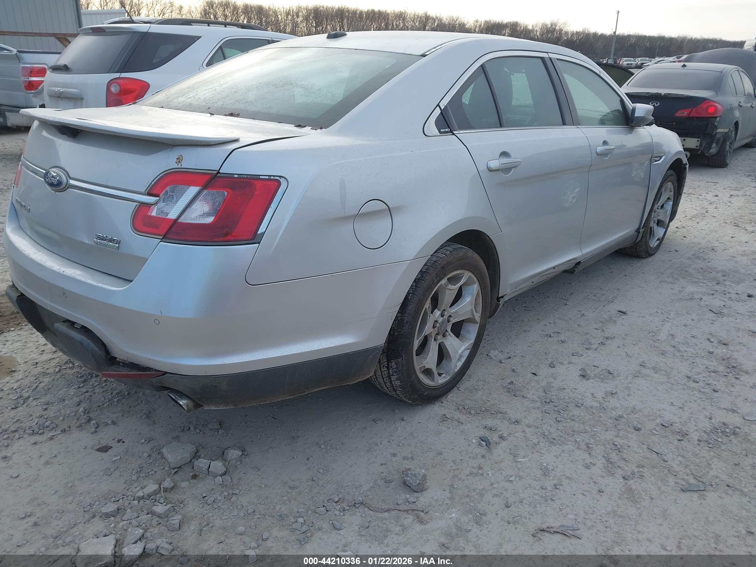 FORD TAURUS image 4