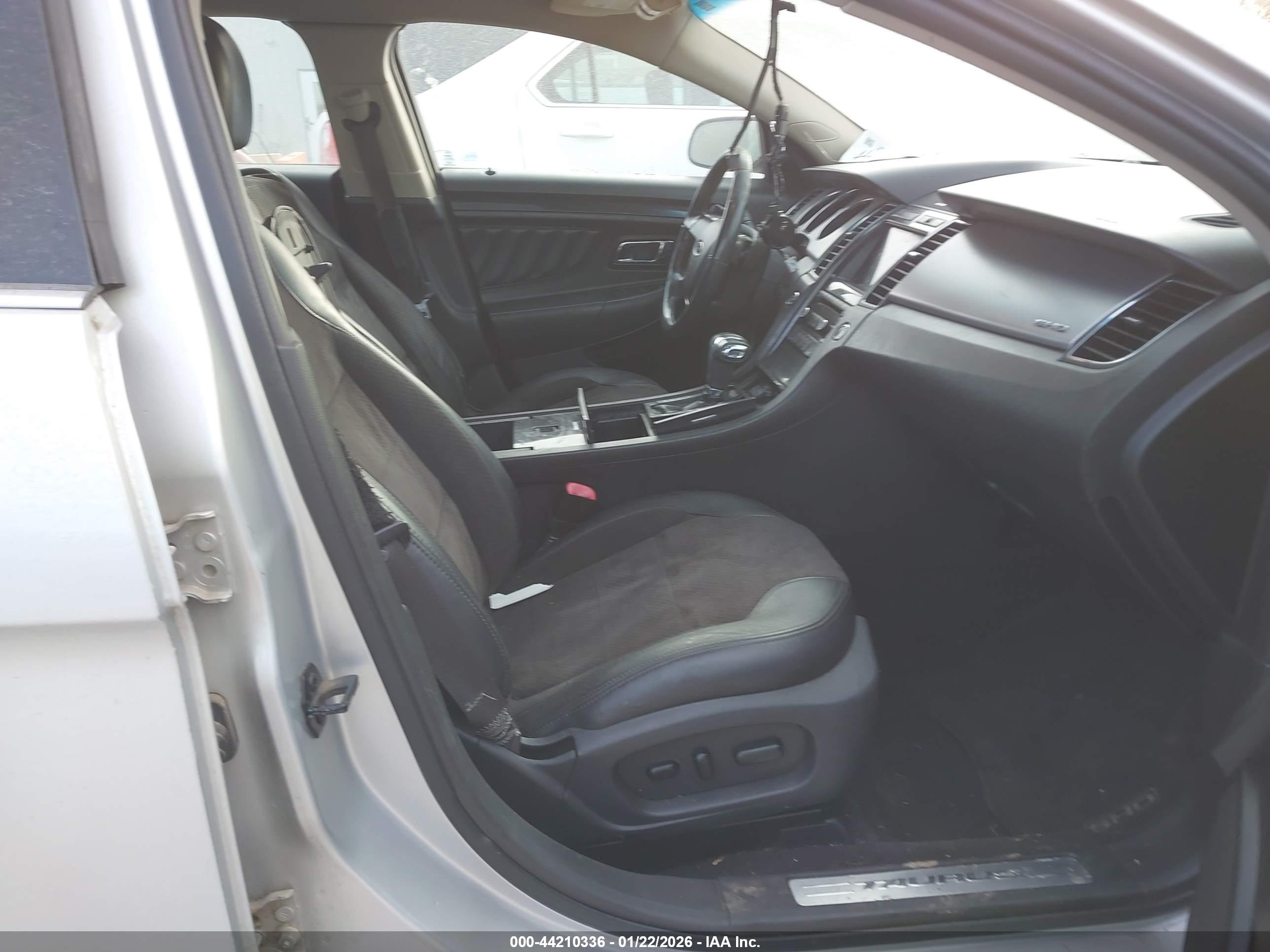FORD TAURUS image 5