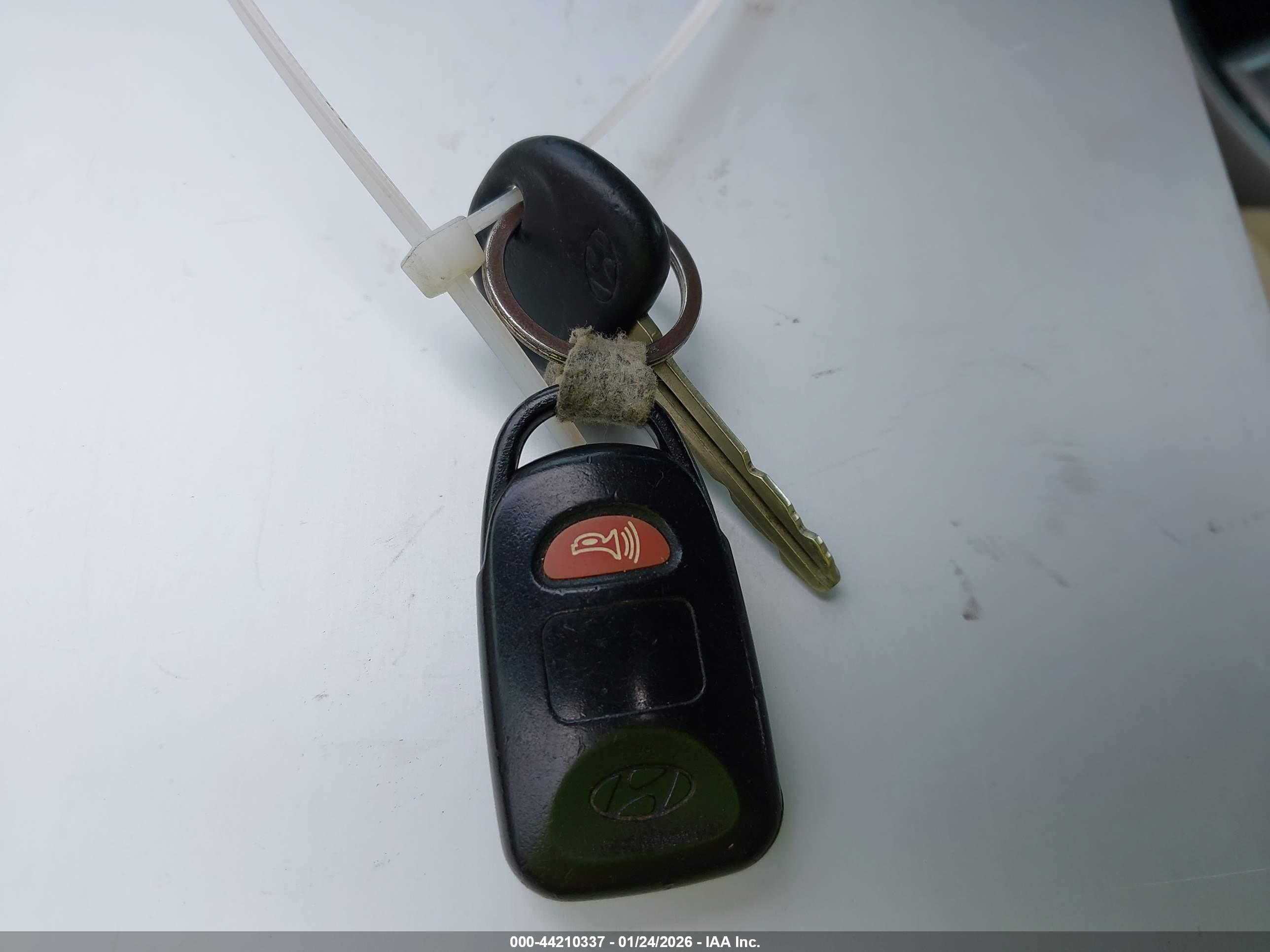 HYUNDAI ELANTRA image 11