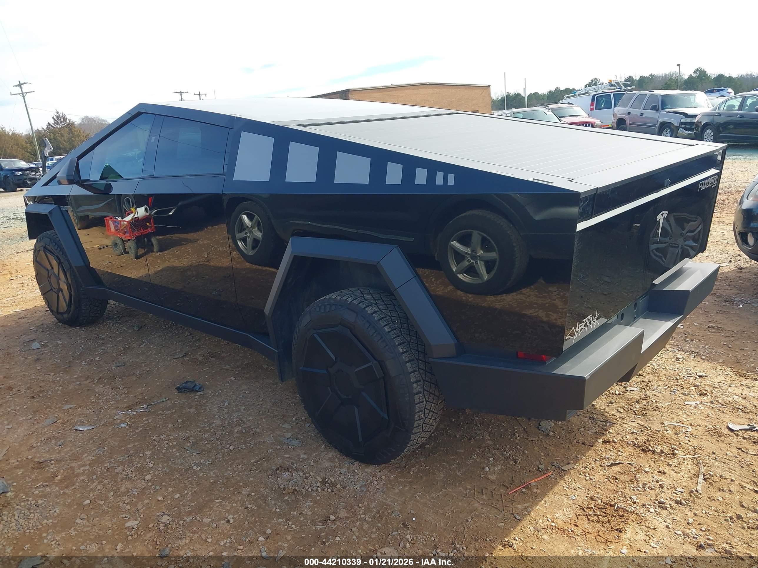 TESLA CYBERTRUCK image 3