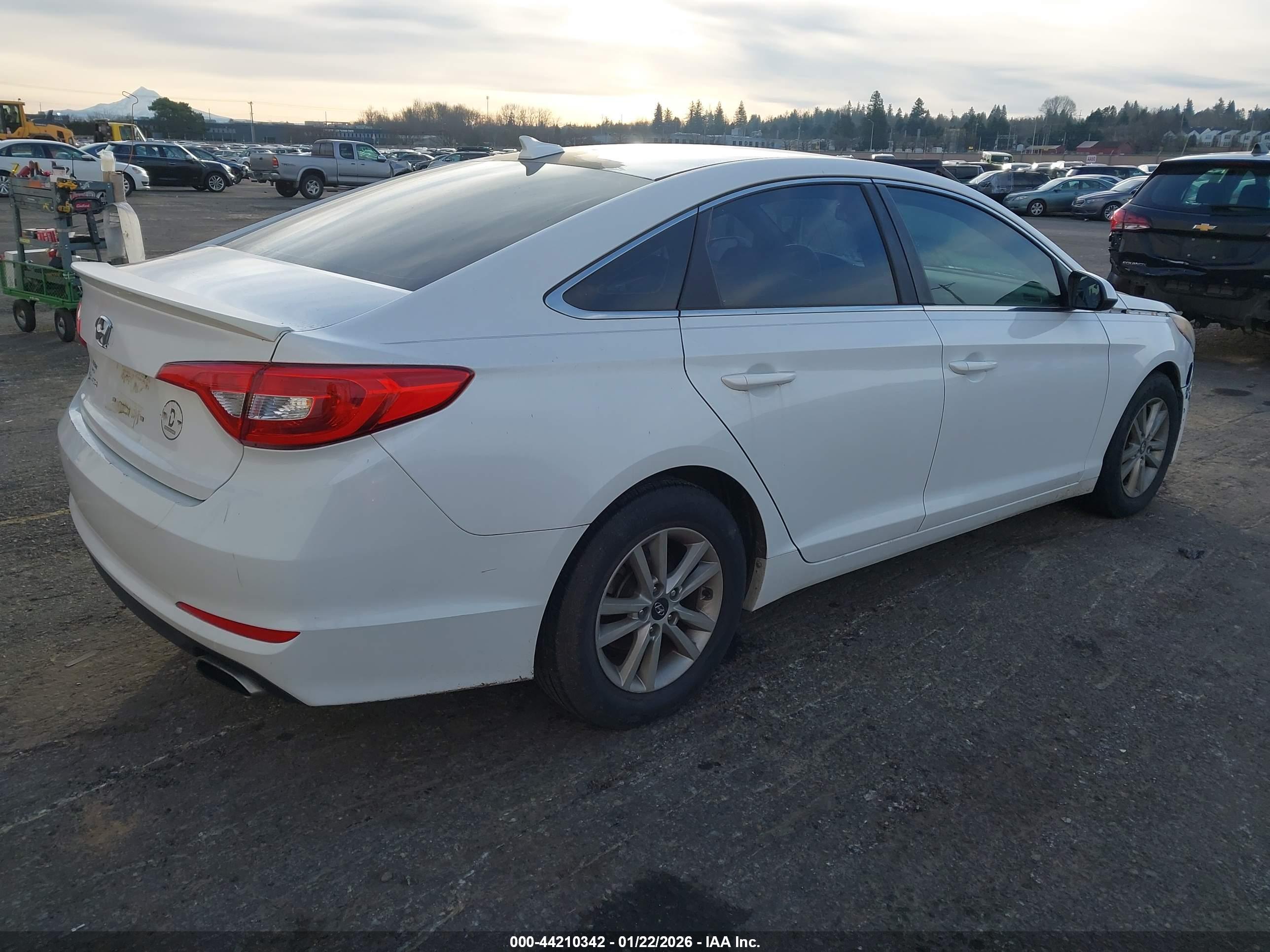 HYUNDAI SONATA image 4