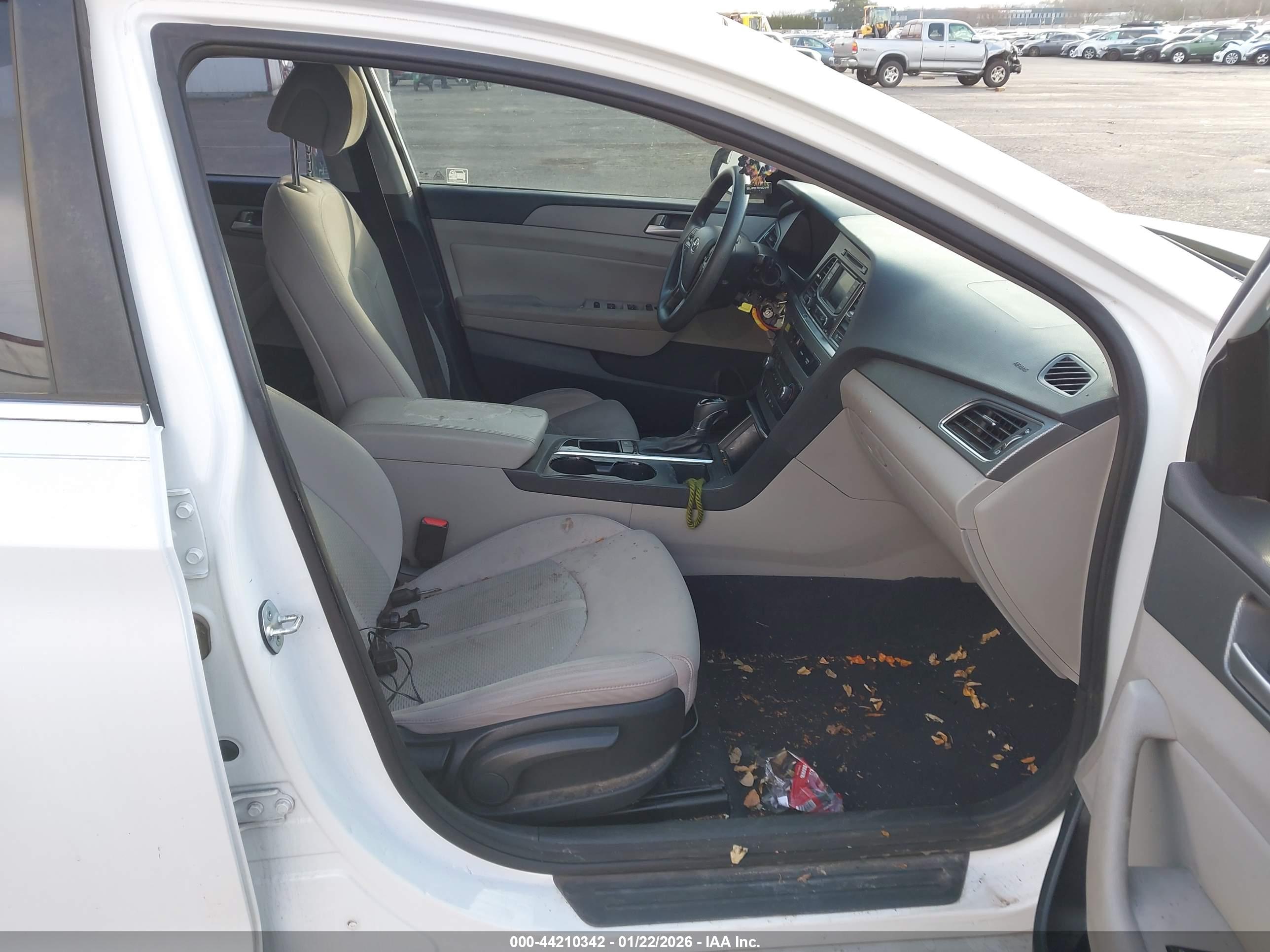 HYUNDAI SONATA image 5
