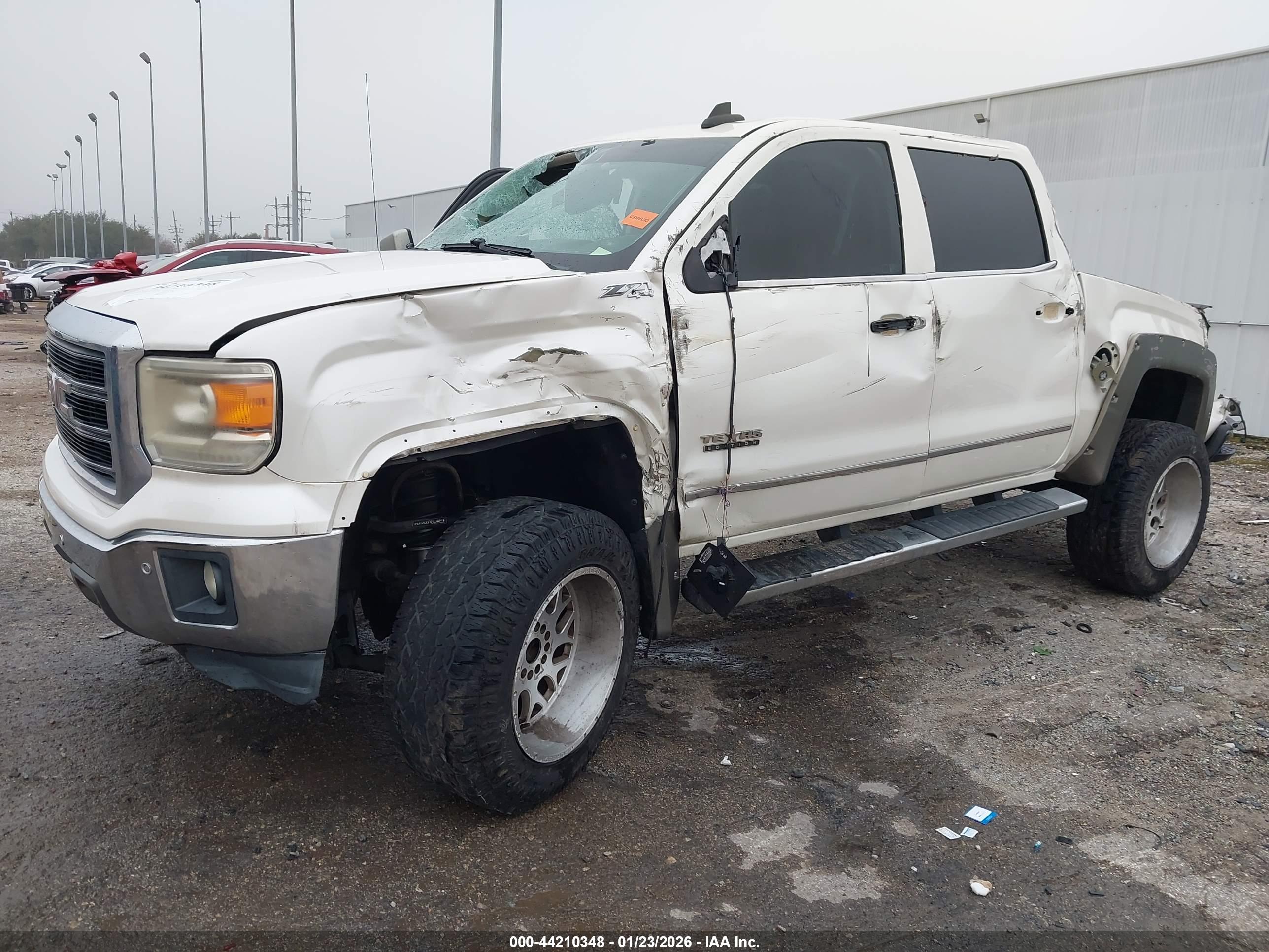 GMC SIERRA image 2