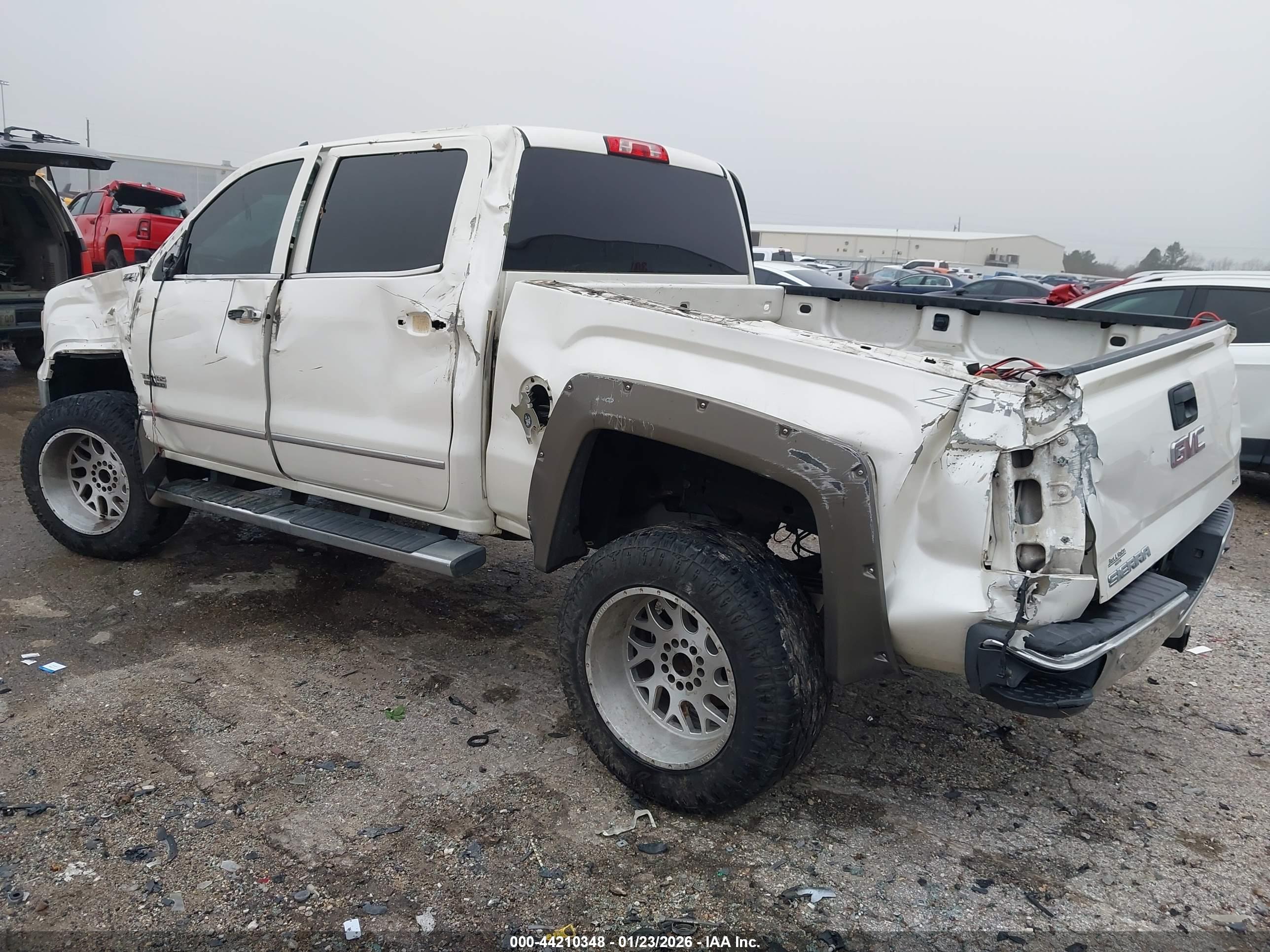 GMC SIERRA image 3