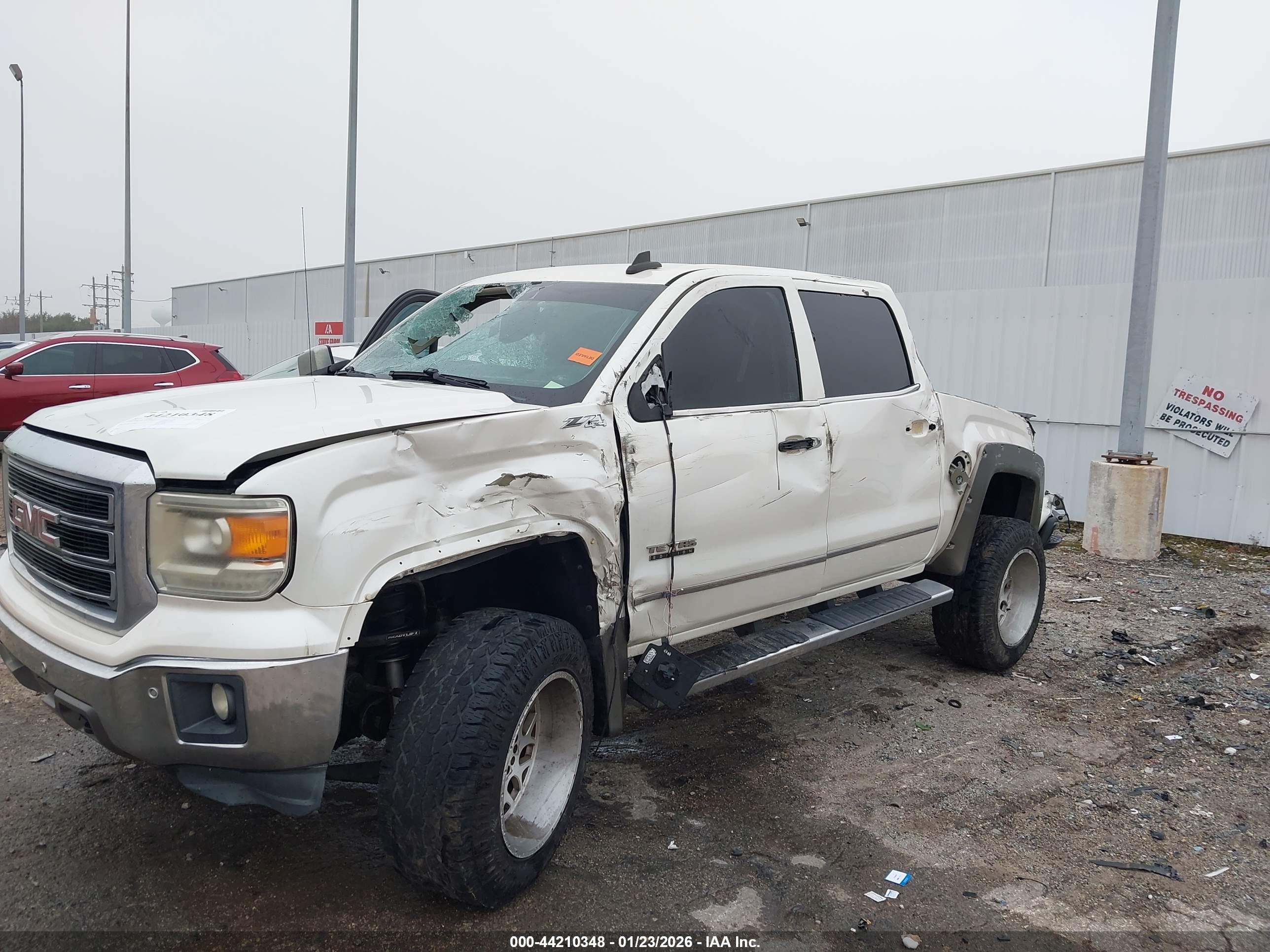 GMC SIERRA image 6