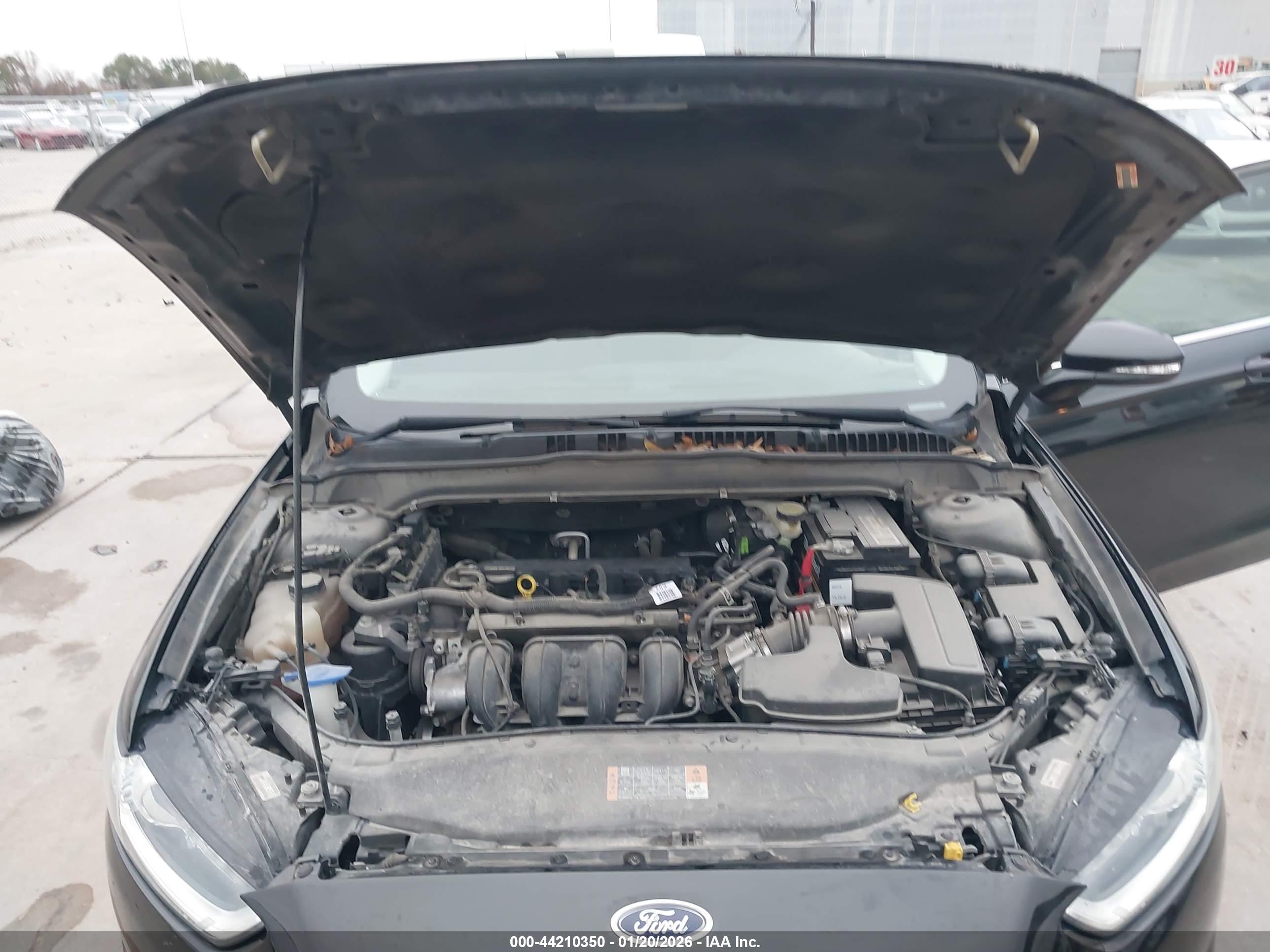 FORD FUSION image 10