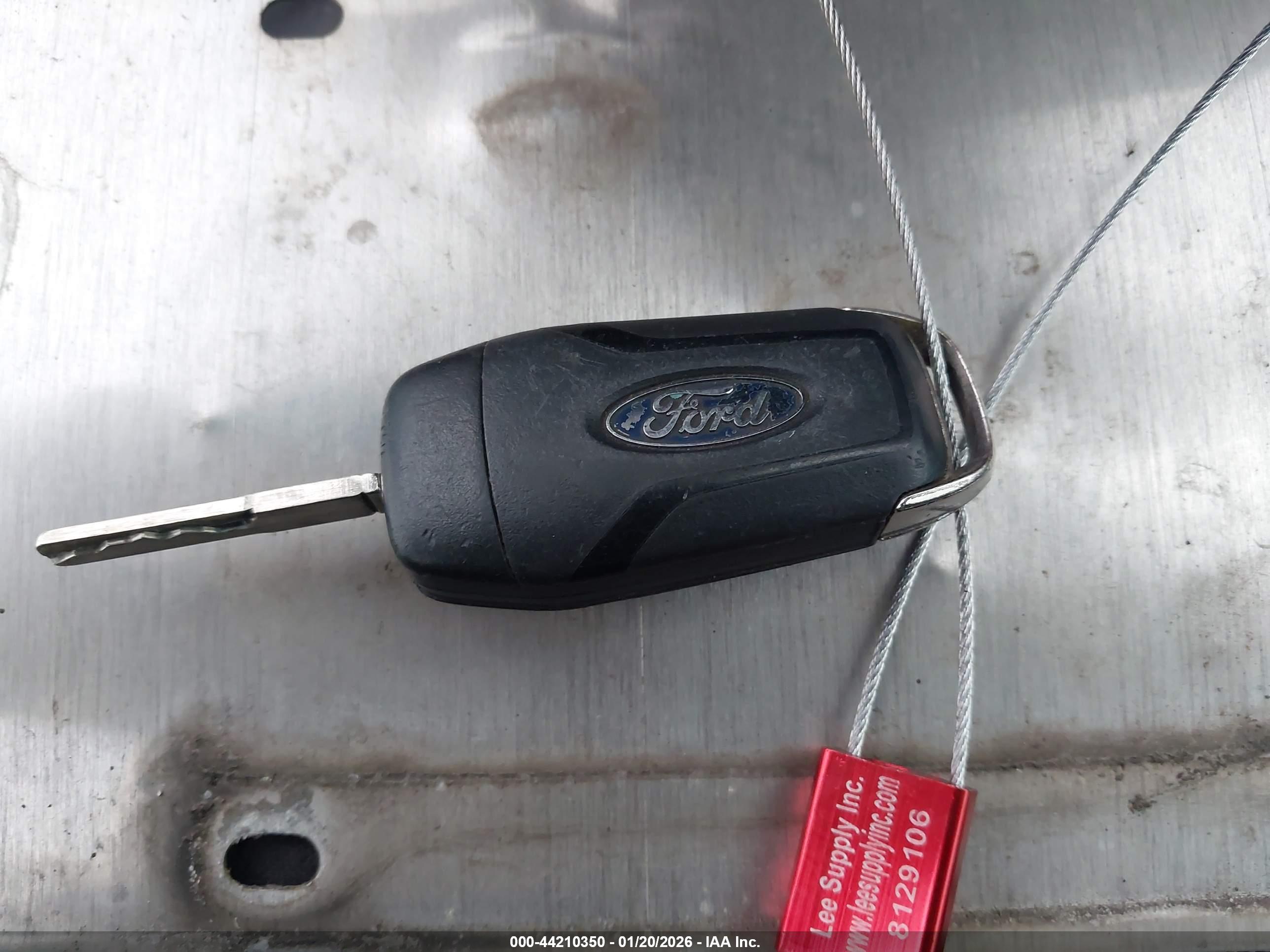 FORD FUSION image 11