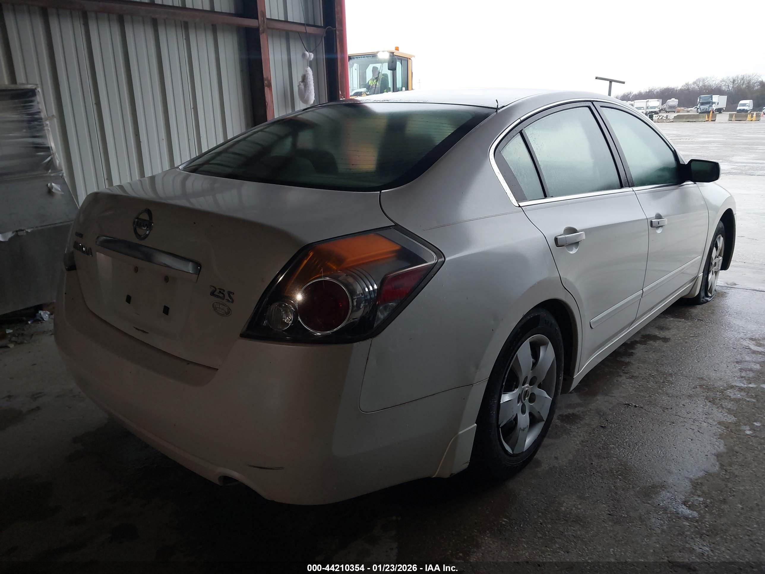 NISSAN ALTIMA image 4