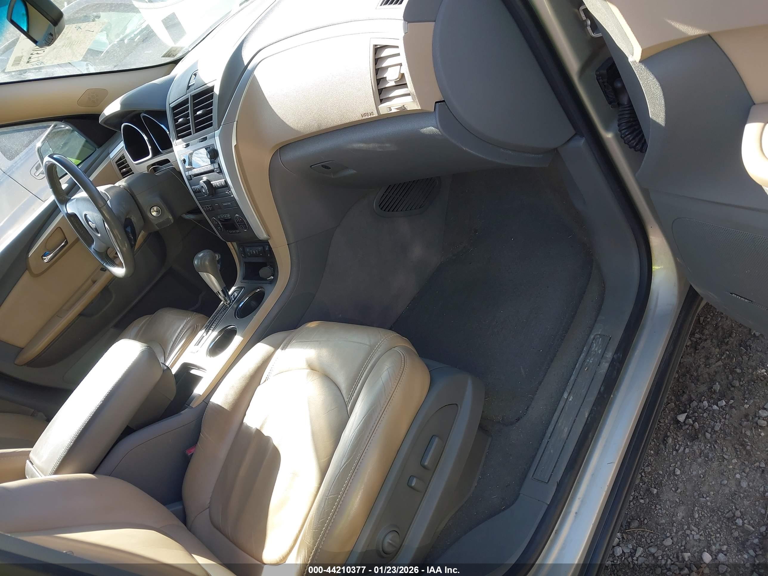 CHEVROLET TRAVERSE image 5
