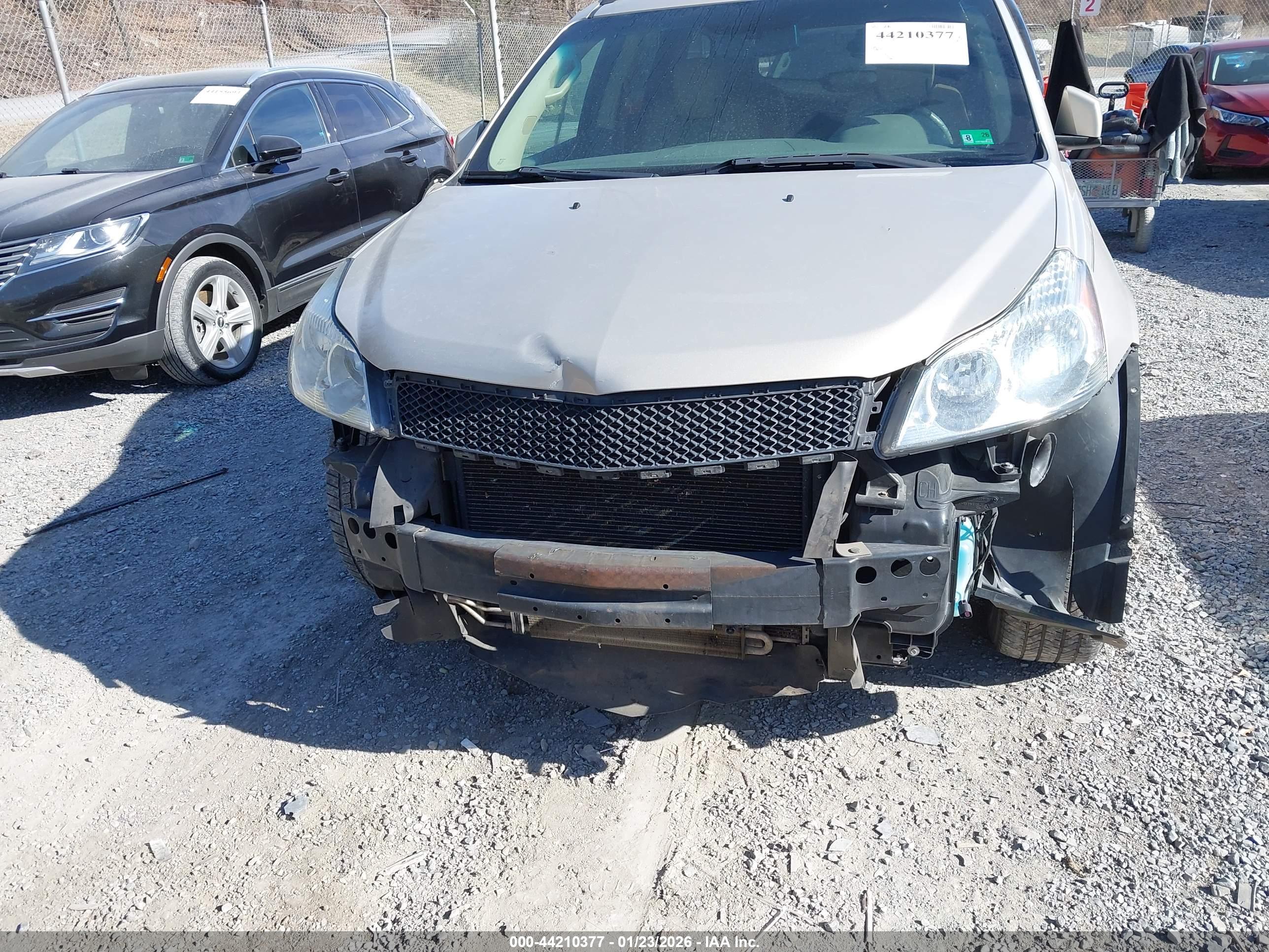 CHEVROLET TRAVERSE image 6