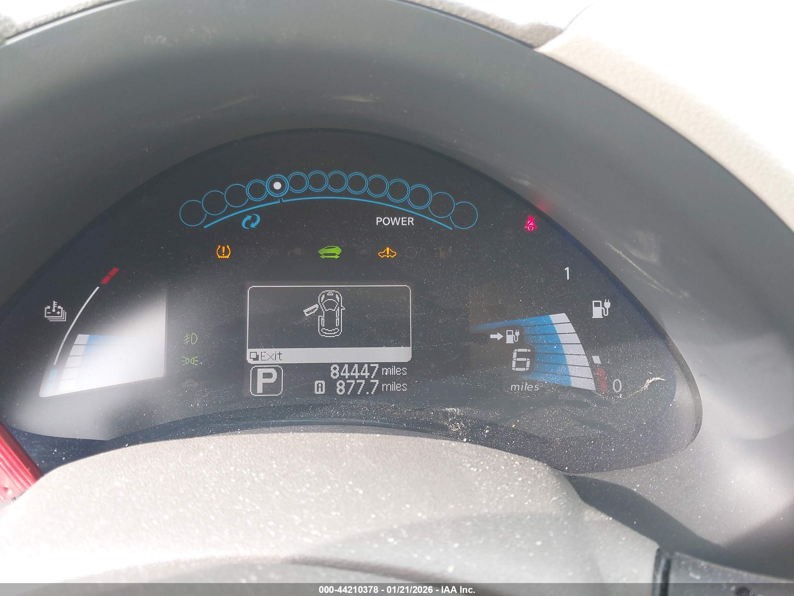 NISSAN LEAF image 7