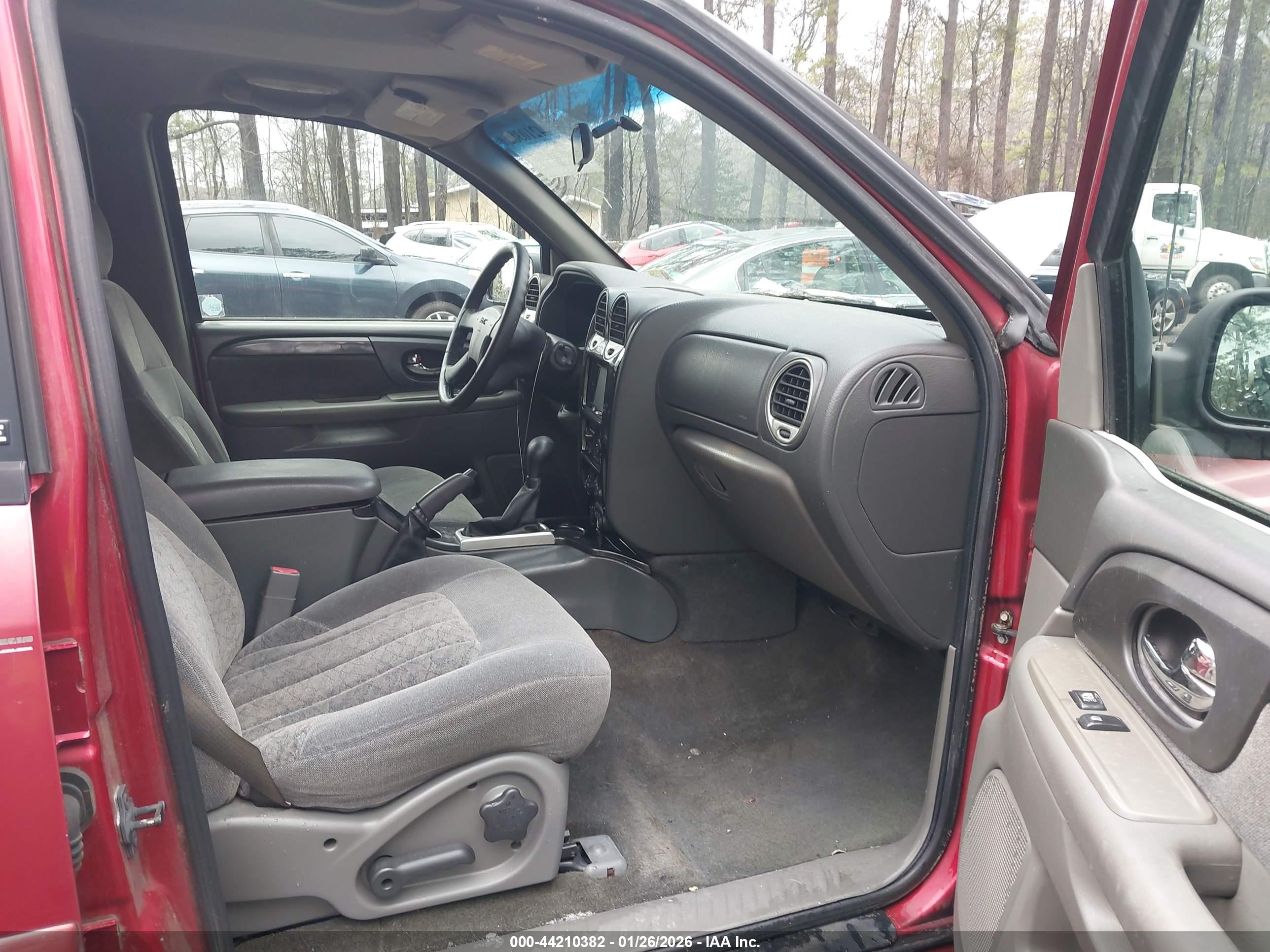GMC ENVOY image 5