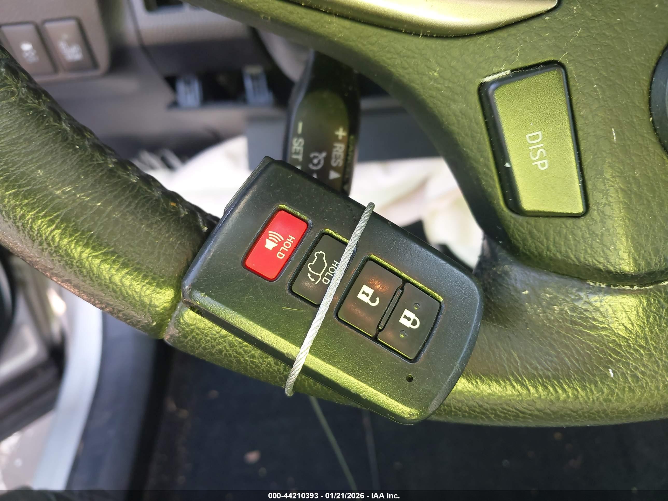 TOYOTA RAV4 image 11
