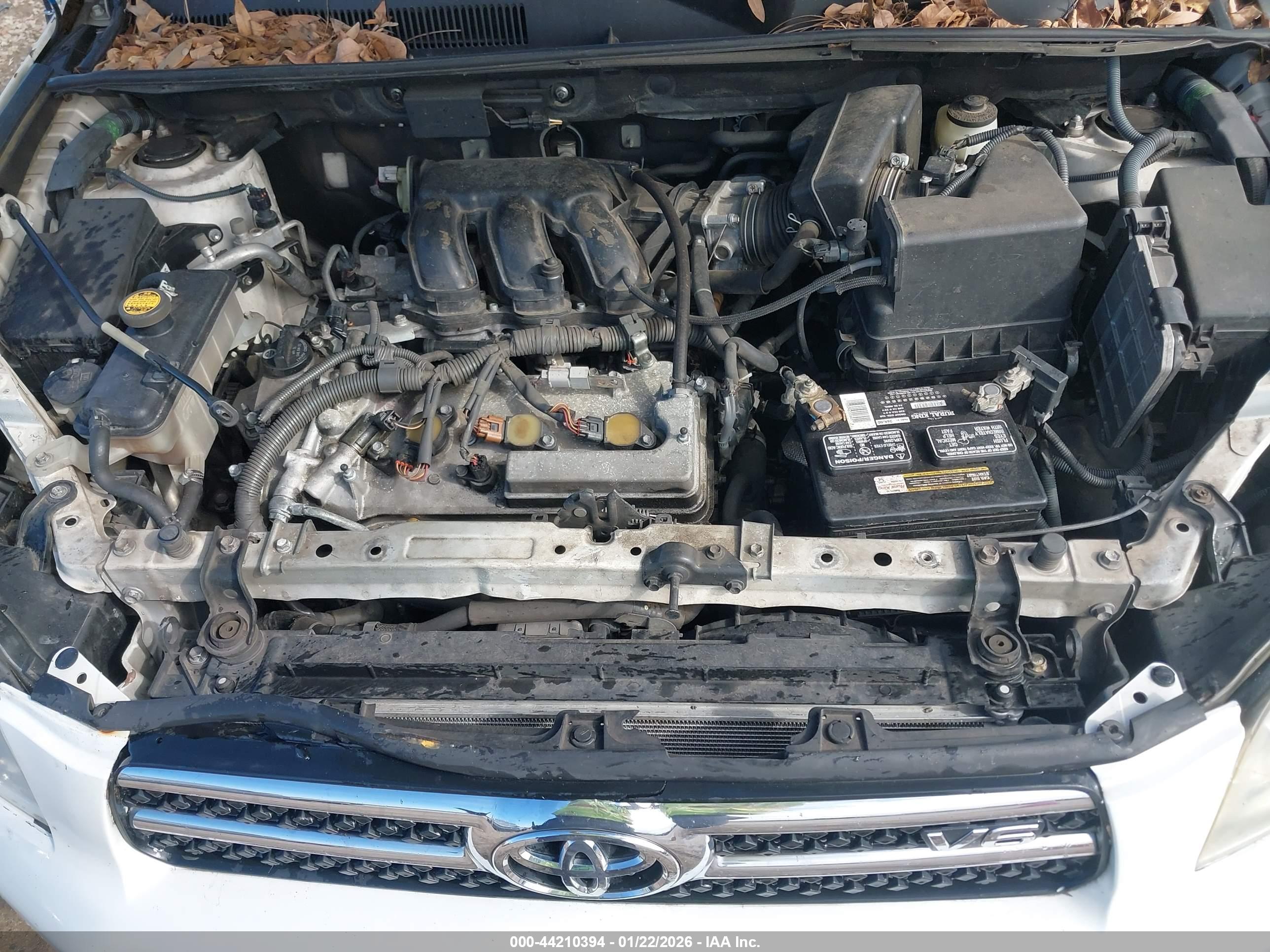 TOYOTA RAV4 image 10