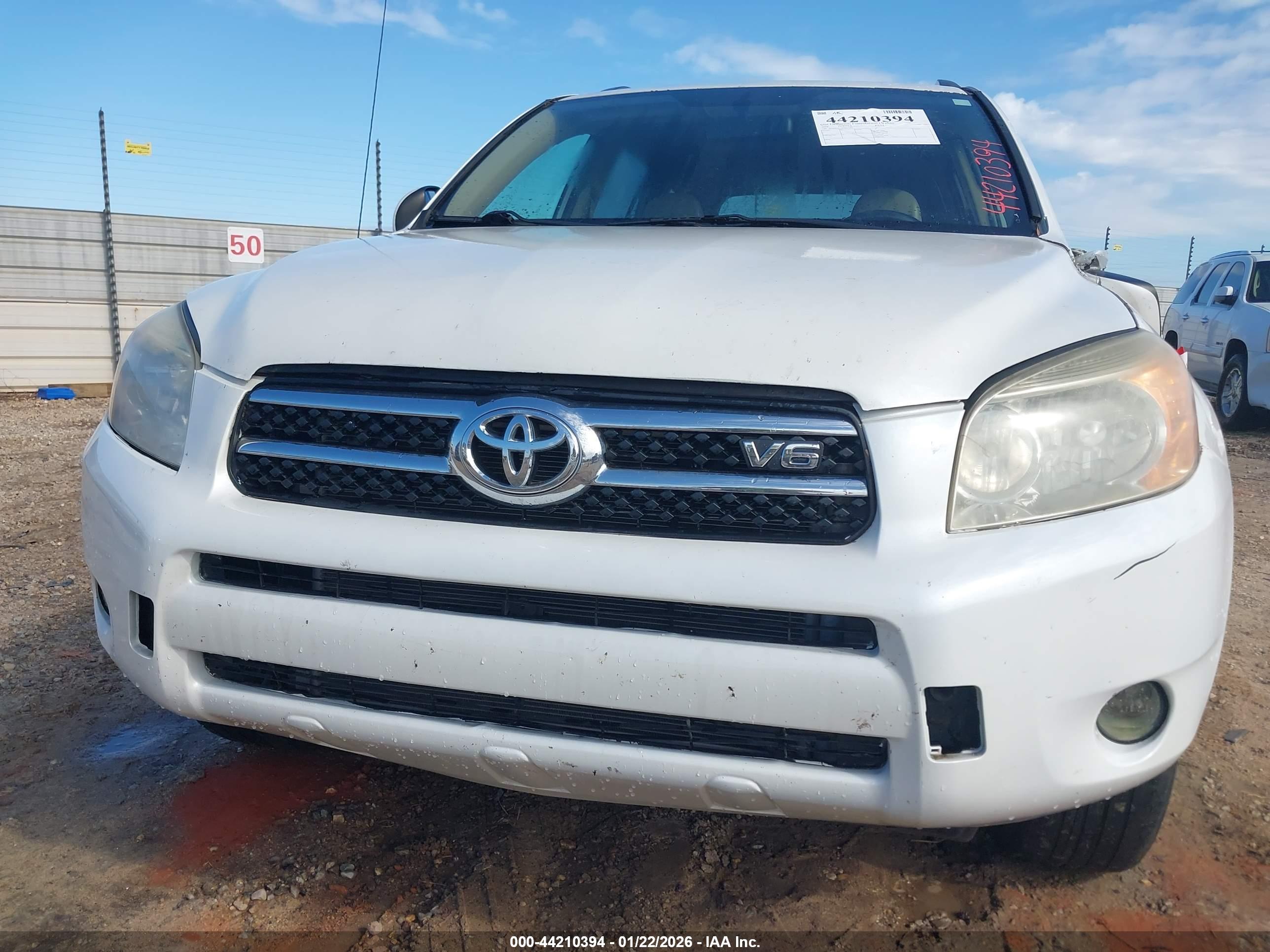 TOYOTA RAV4 image 6