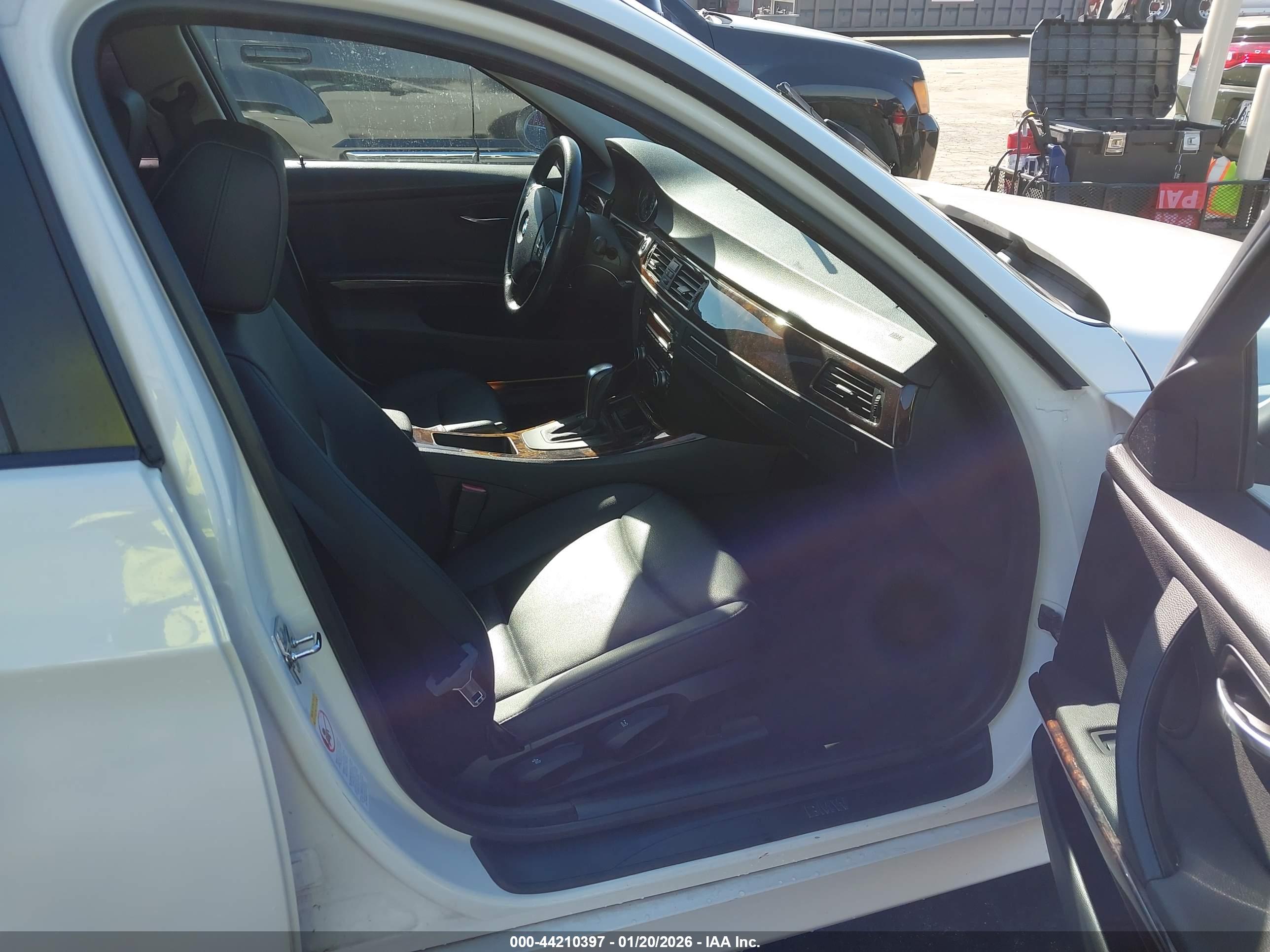BMW 328I image 5