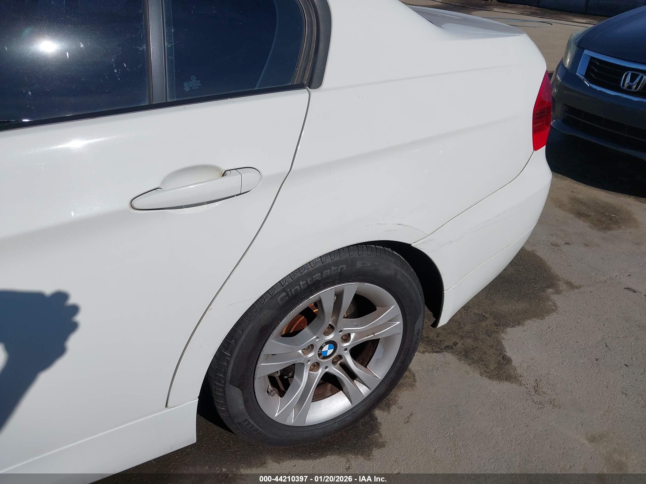 BMW 328I image 6