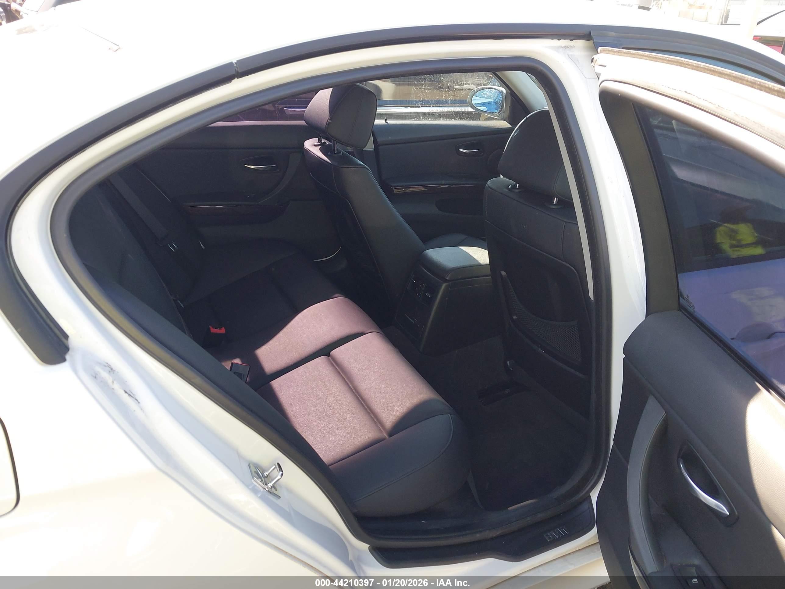 BMW 328I image 8