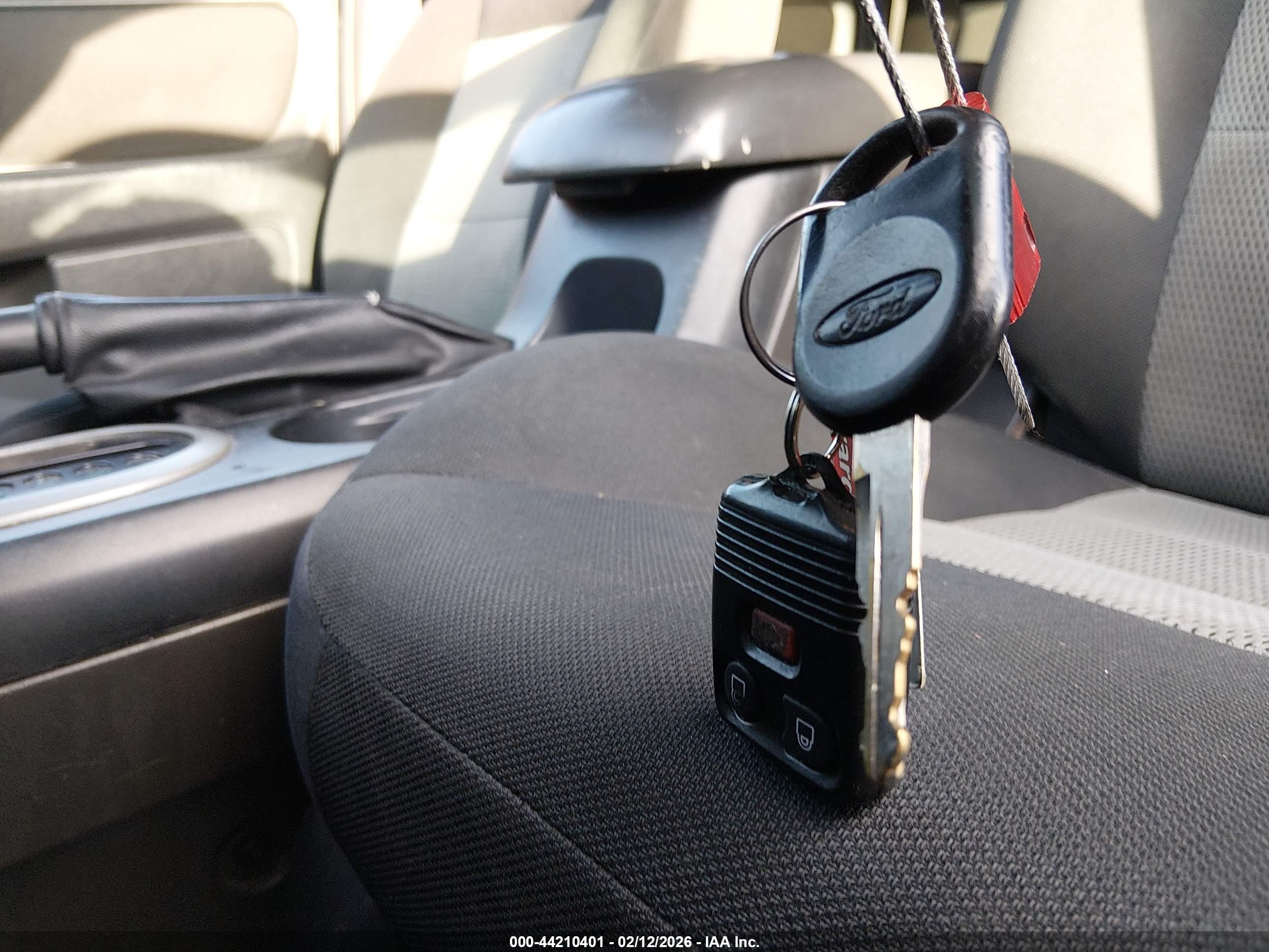 FORD ESCAPE image 11