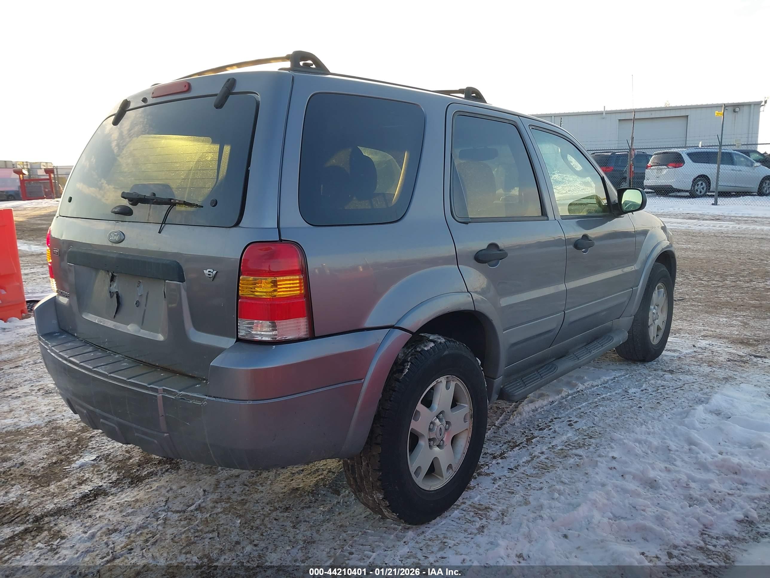 FORD ESCAPE image 4
