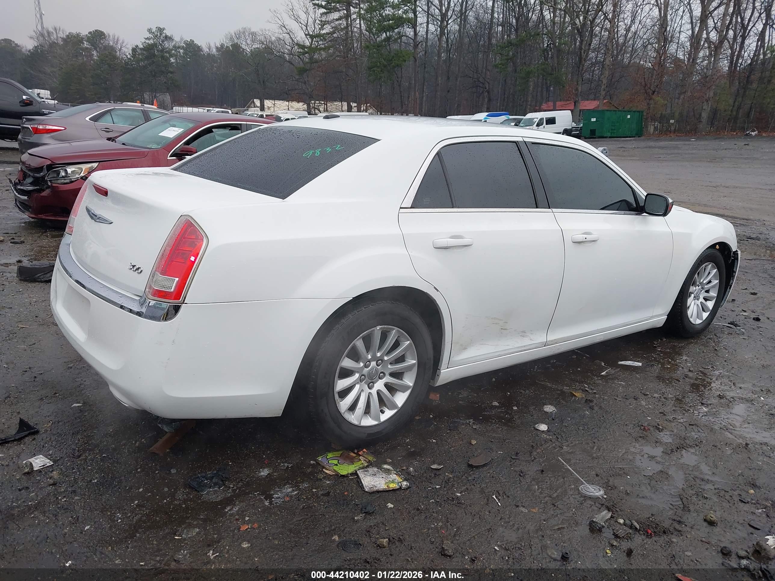 CHRYSLER 300 image 4