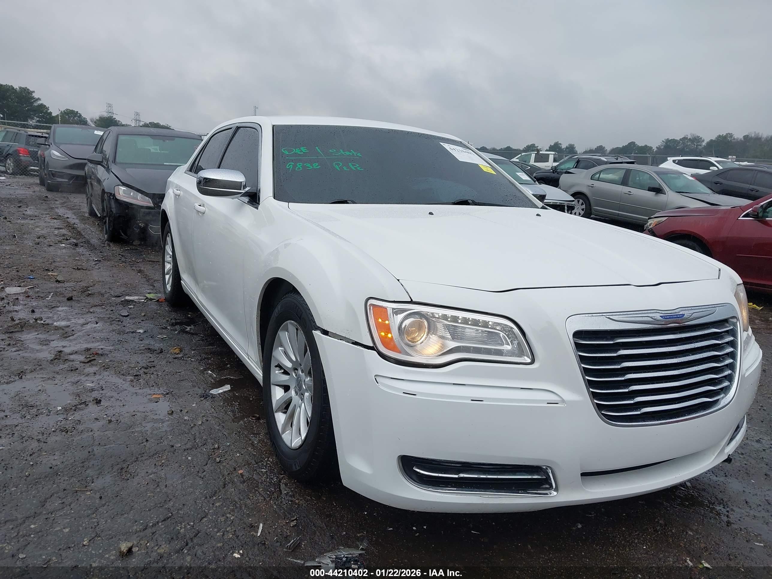 CHRYSLER 300 image 6