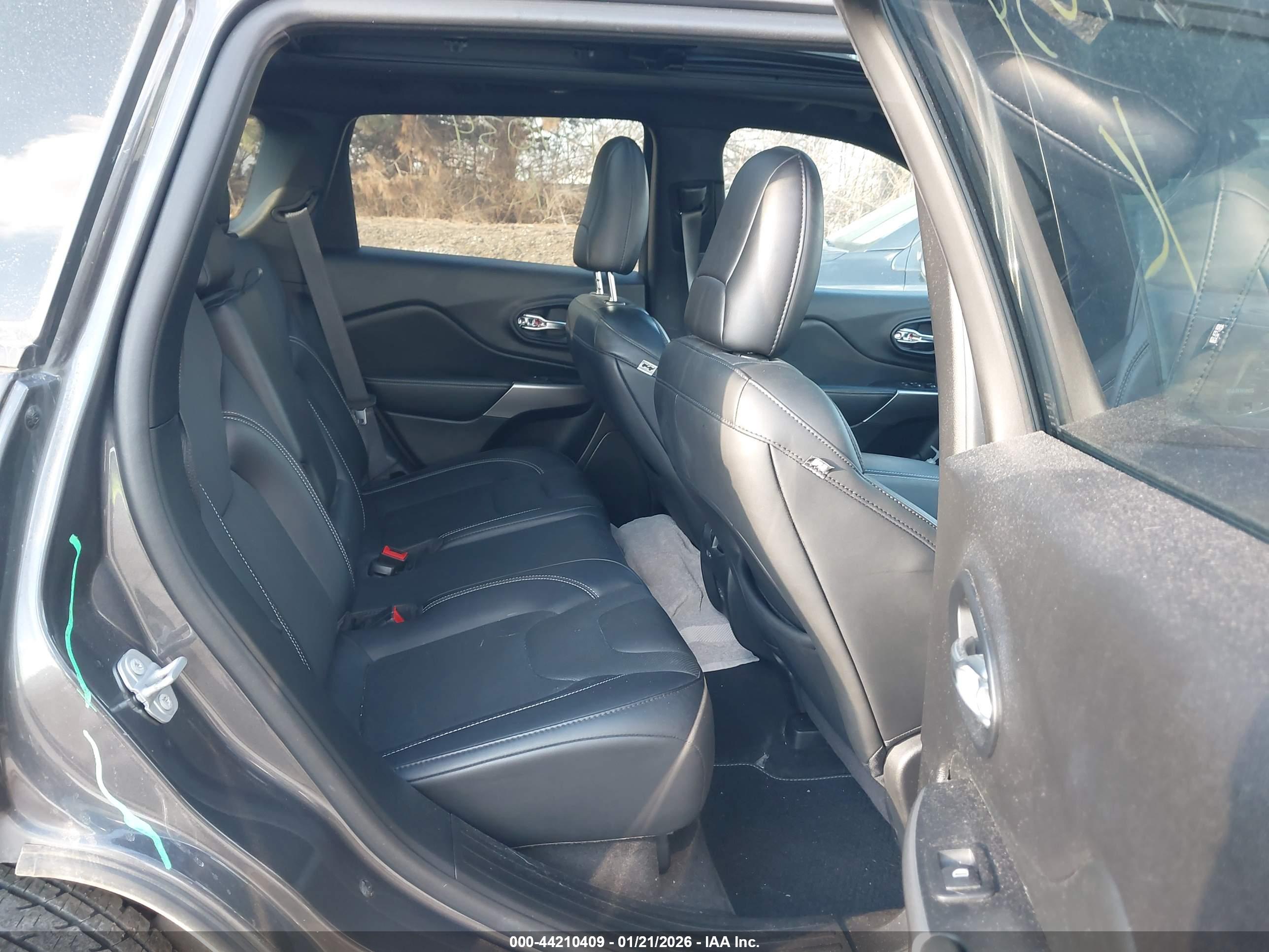 JEEP CHEROKEE image 8