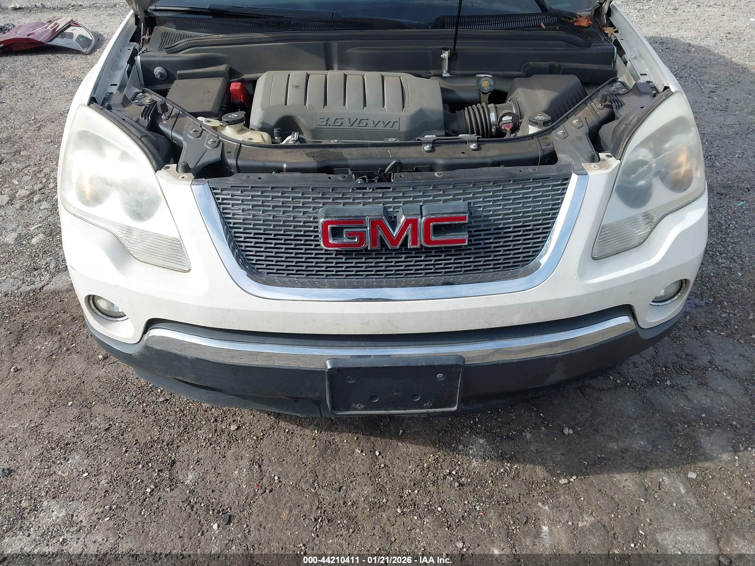 GMC ACADIA image 10