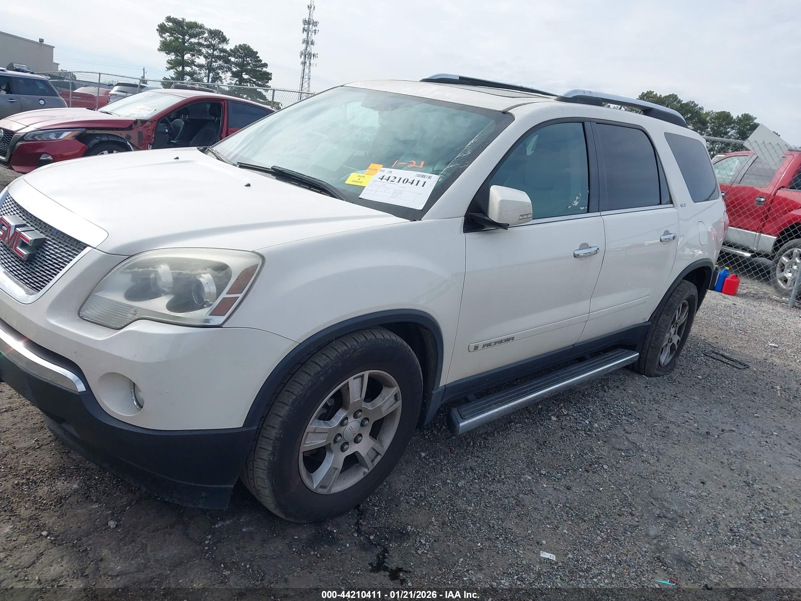 GMC ACADIA image 2