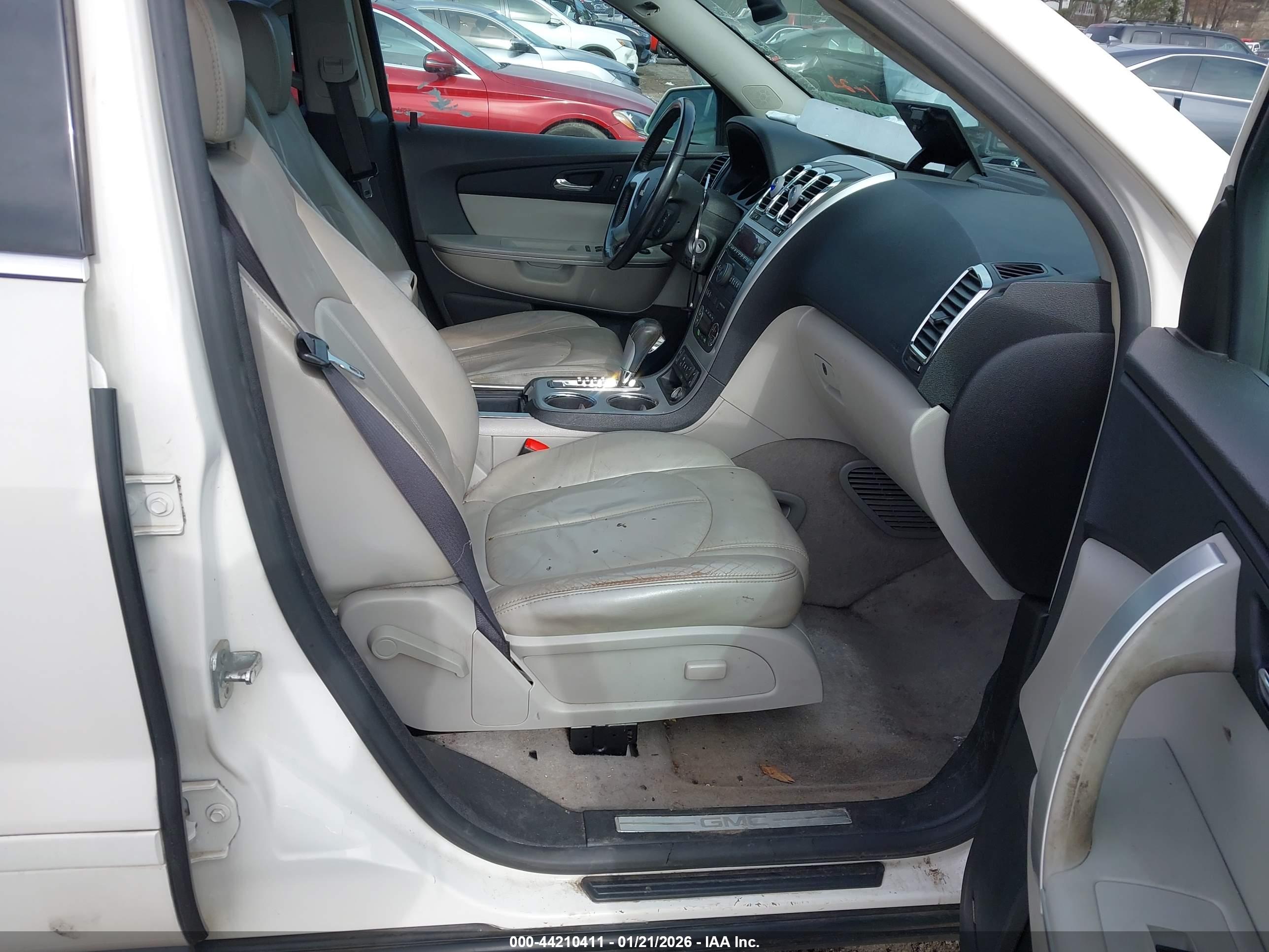 GMC ACADIA image 5