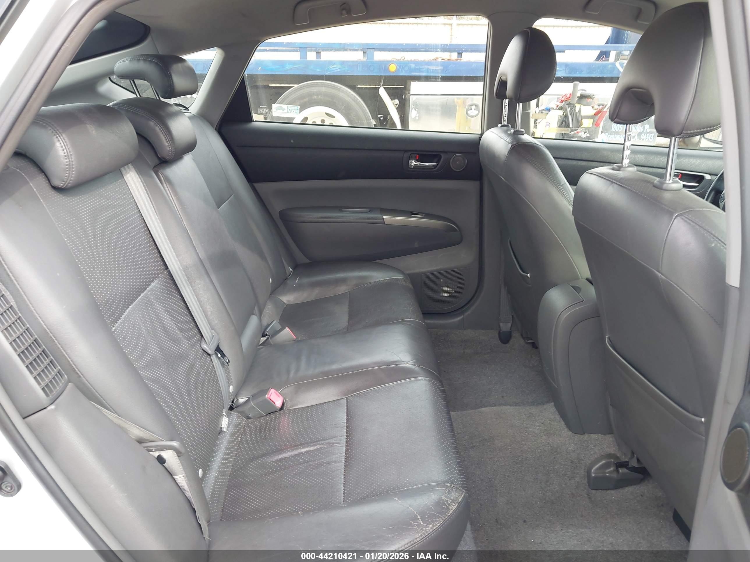 TOYOTA PRIUS image 8