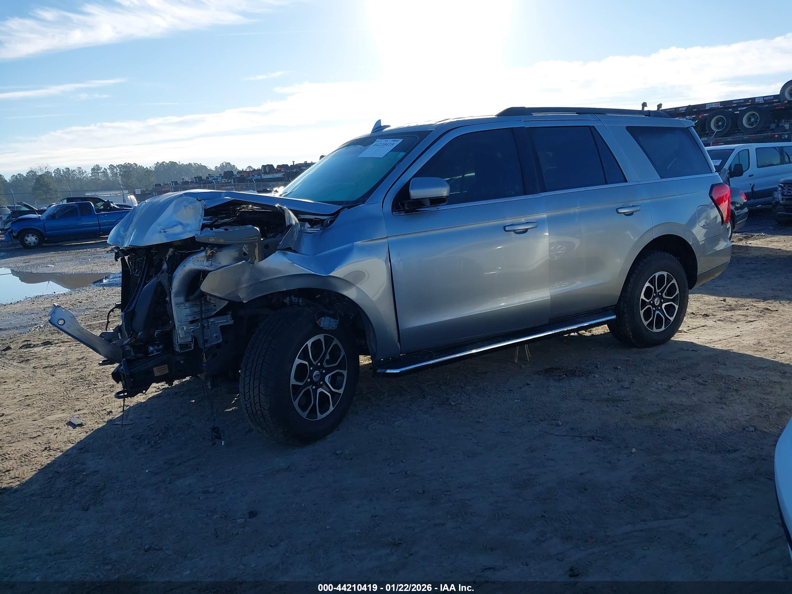 FORD EXPEDITION image 2