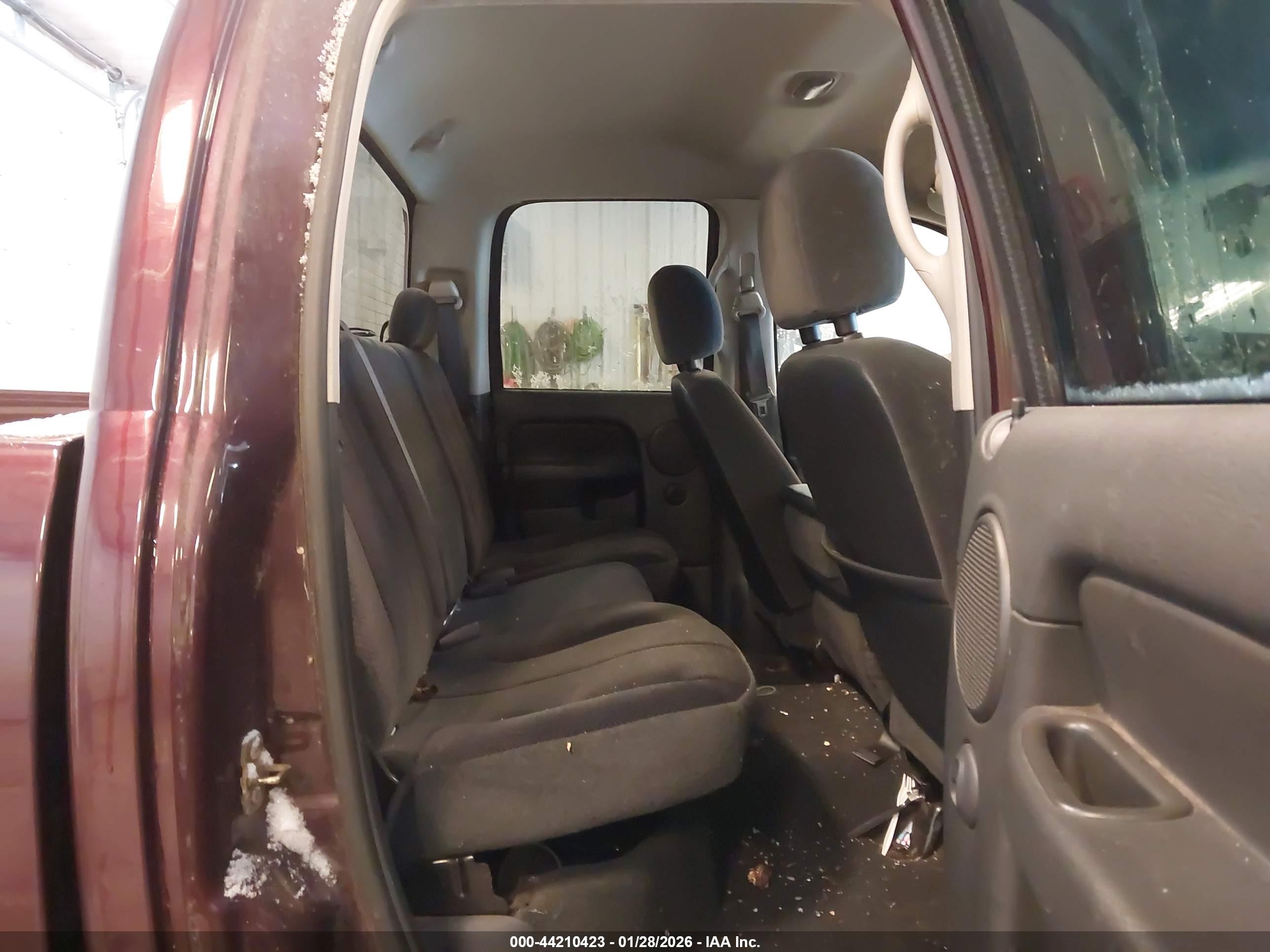 DODGE RAM image 8