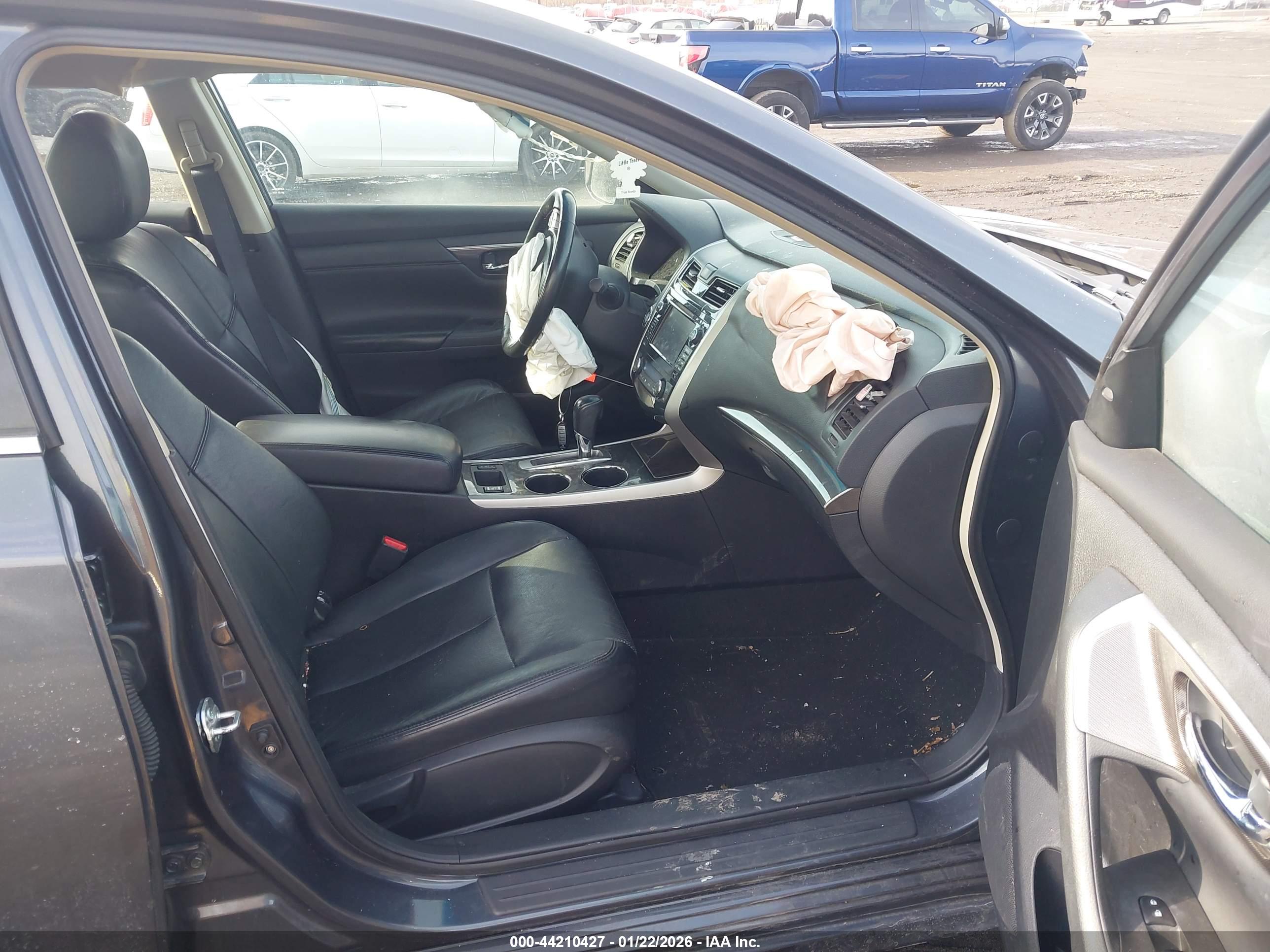 NISSAN ALTIMA image 5