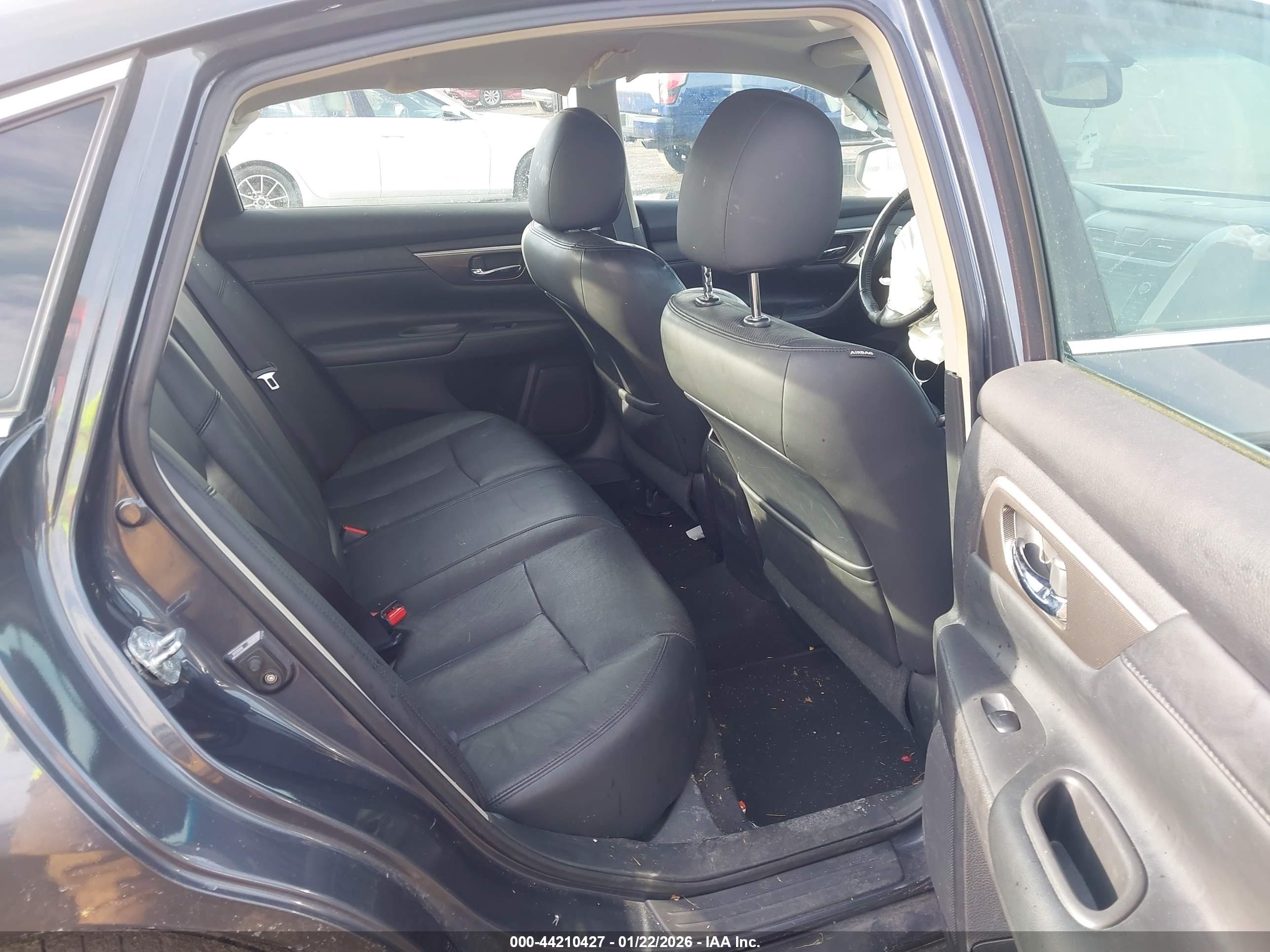 NISSAN ALTIMA image 8