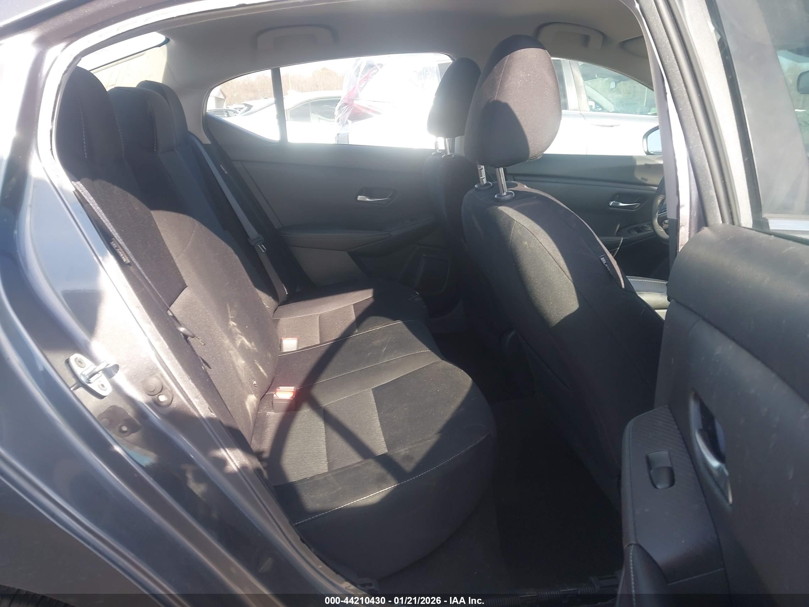 NISSAN SENTRA image 8
