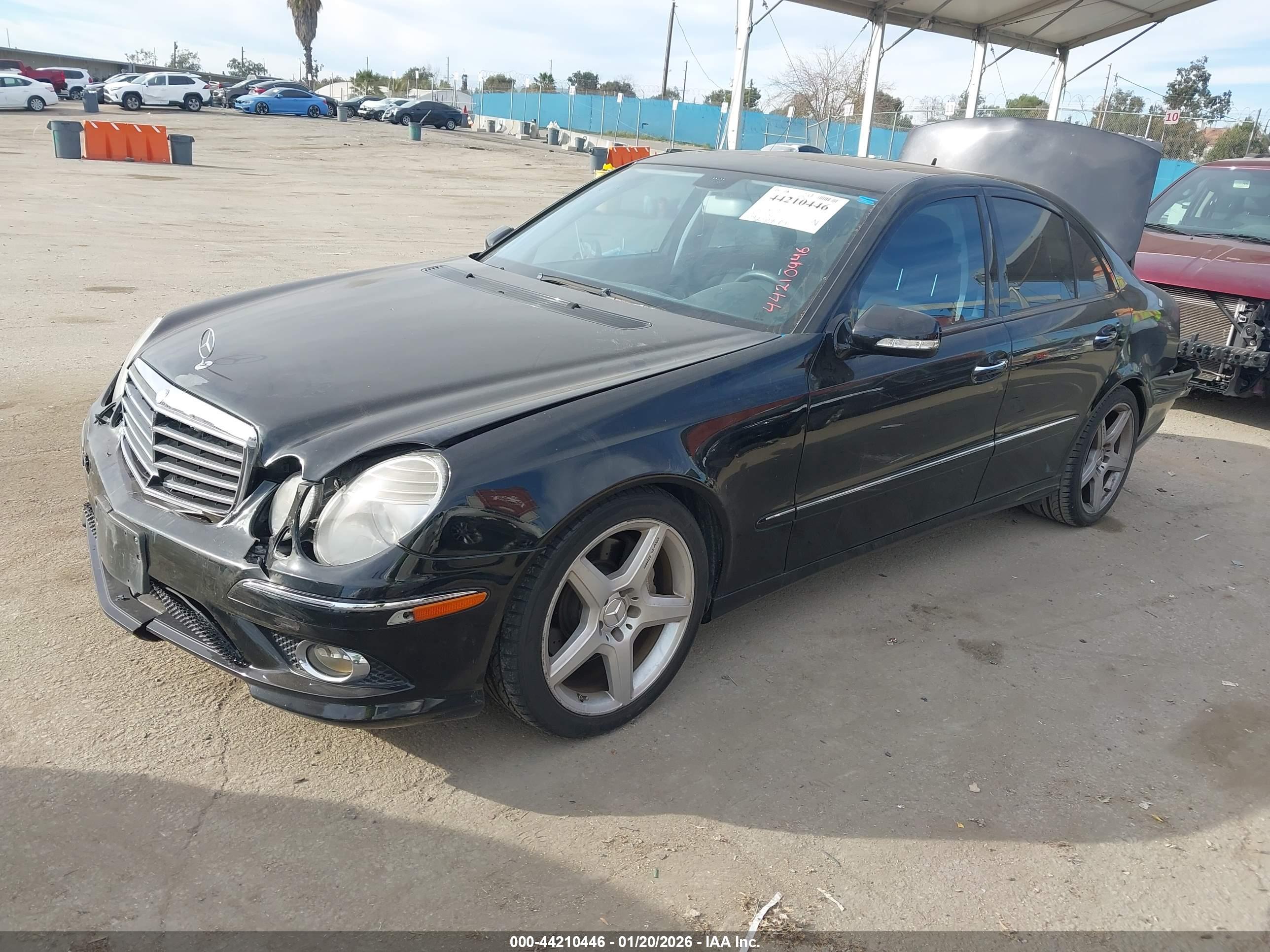 MERCEDES-BENZ E image 2