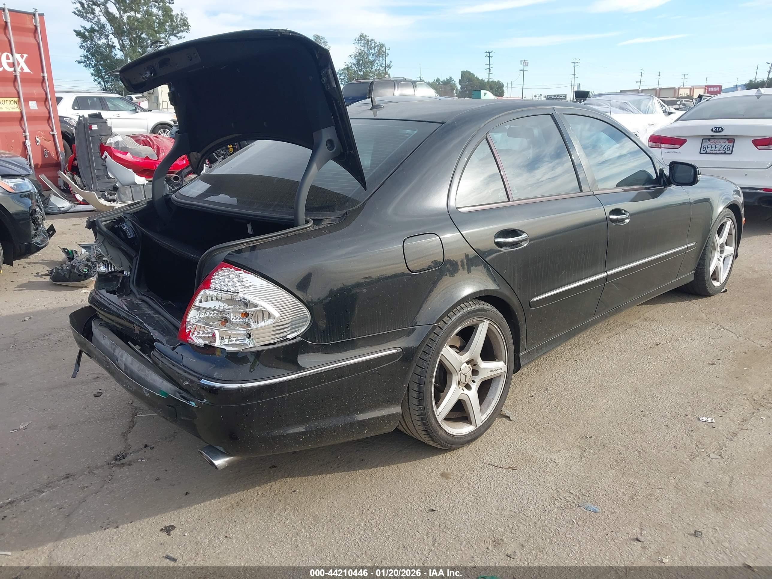 MERCEDES-BENZ E image 4